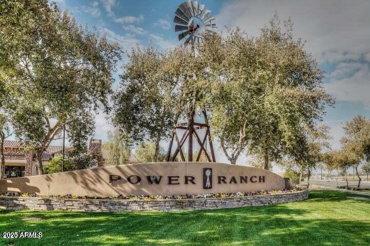 3883 E SANTA FE Lane