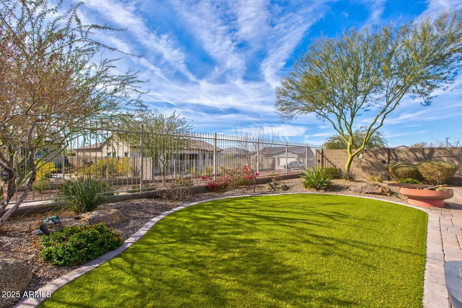 17911 W HIDDENVIEW Drive