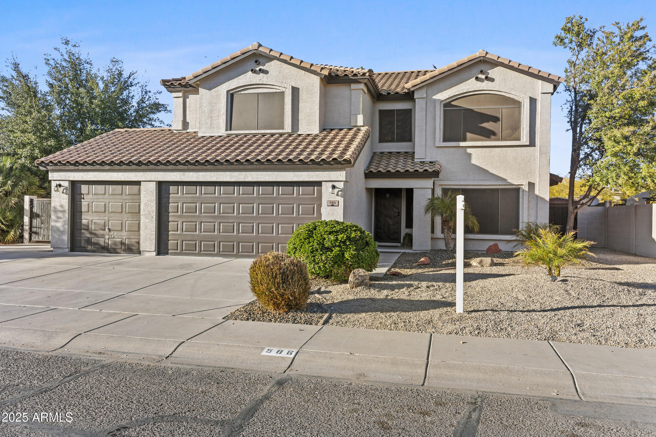 586 E STIRRUP Lane