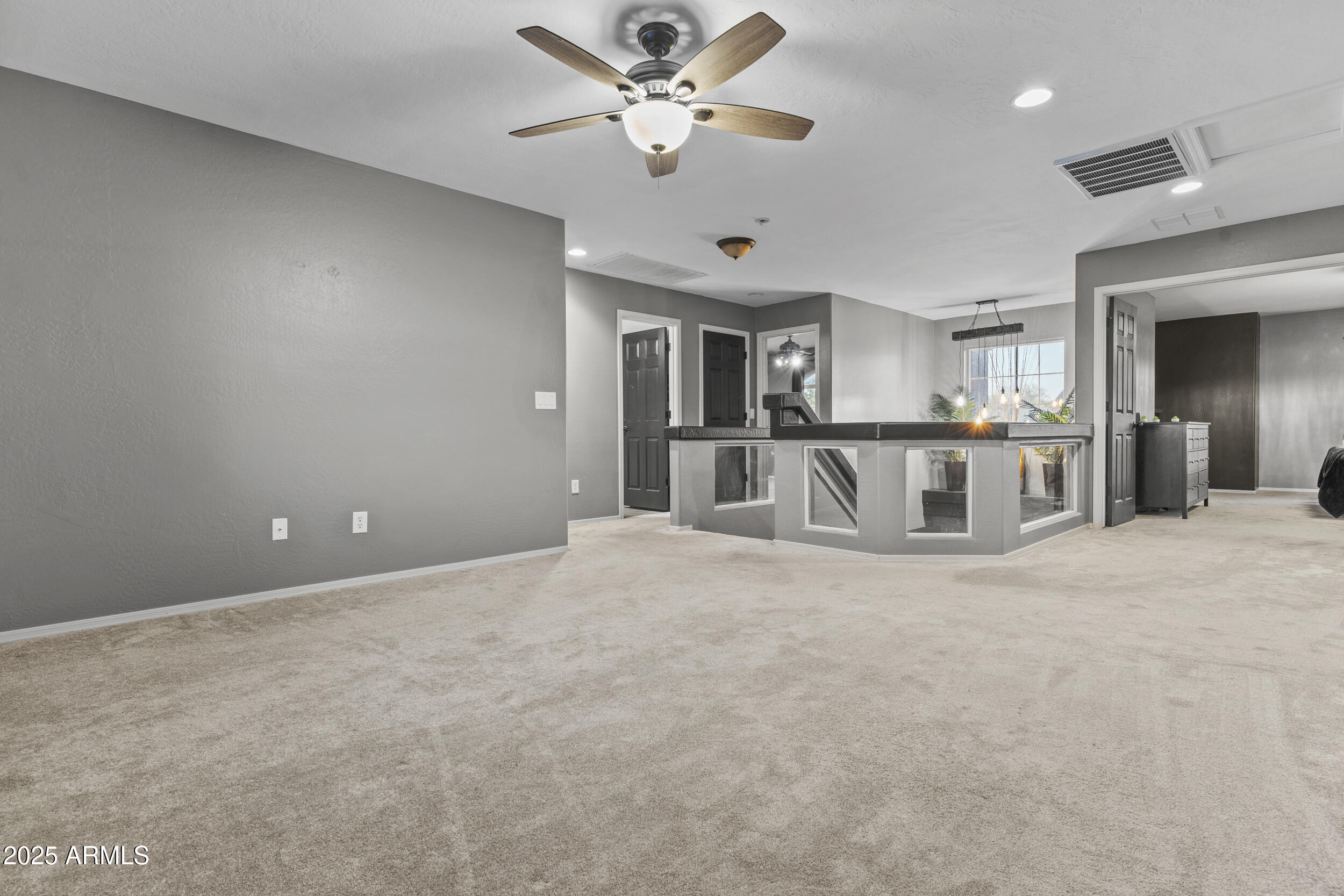 586 E STIRRUP Lane