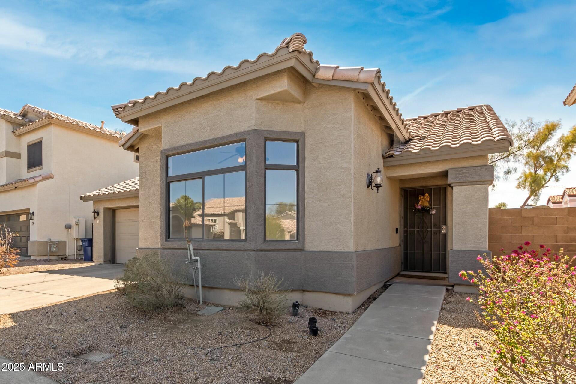 1425 S LINDSAY Road 18
