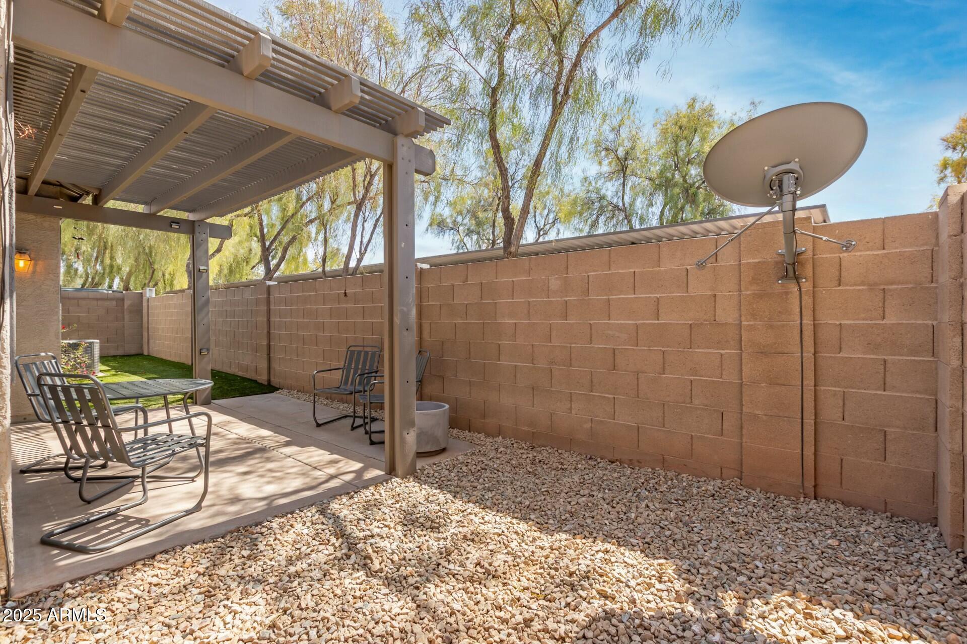 1425 S LINDSAY Road 18