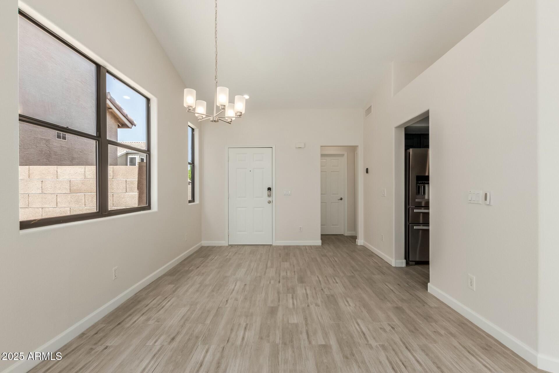 1425 S LINDSAY Road 18