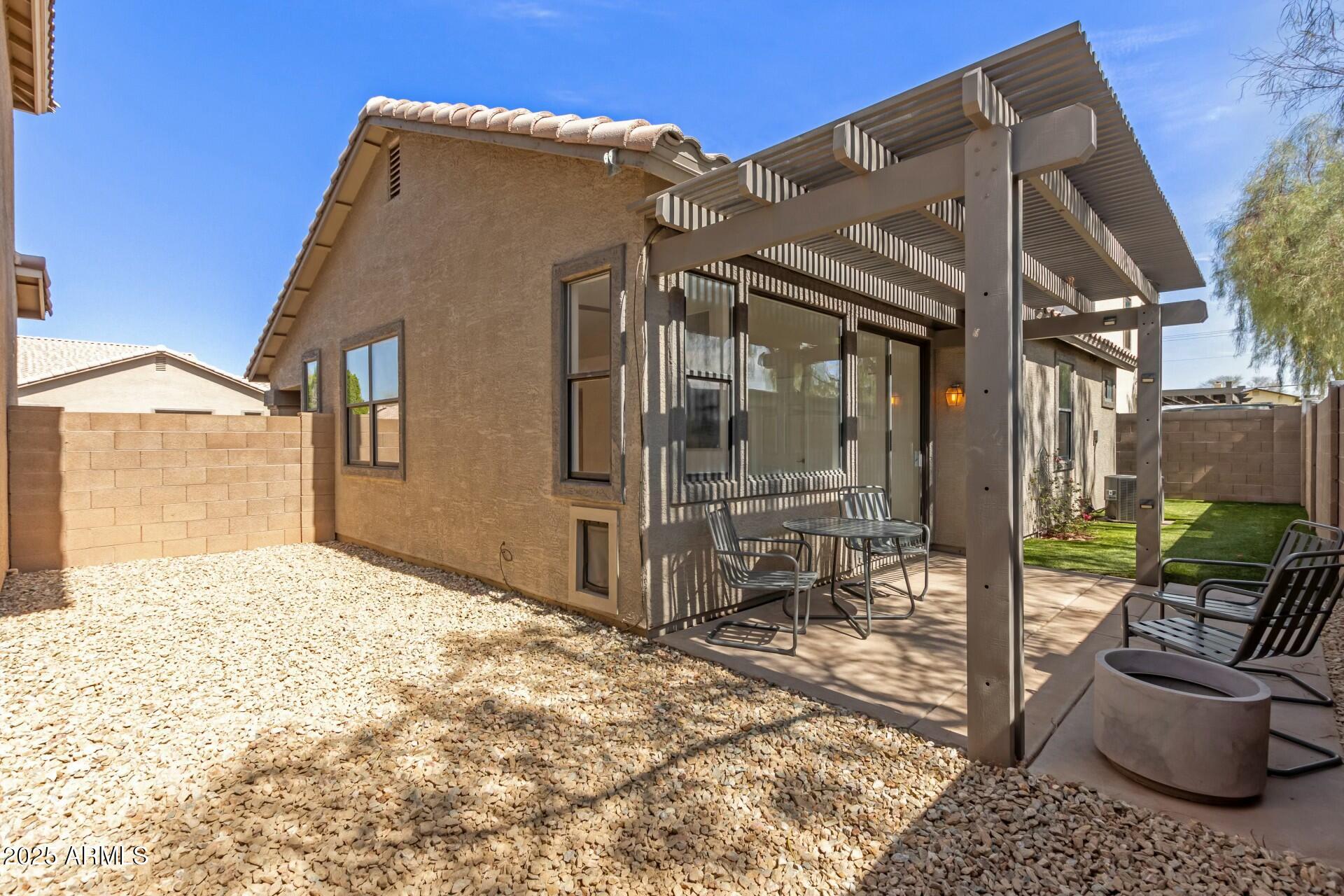 1425 S LINDSAY Road 18