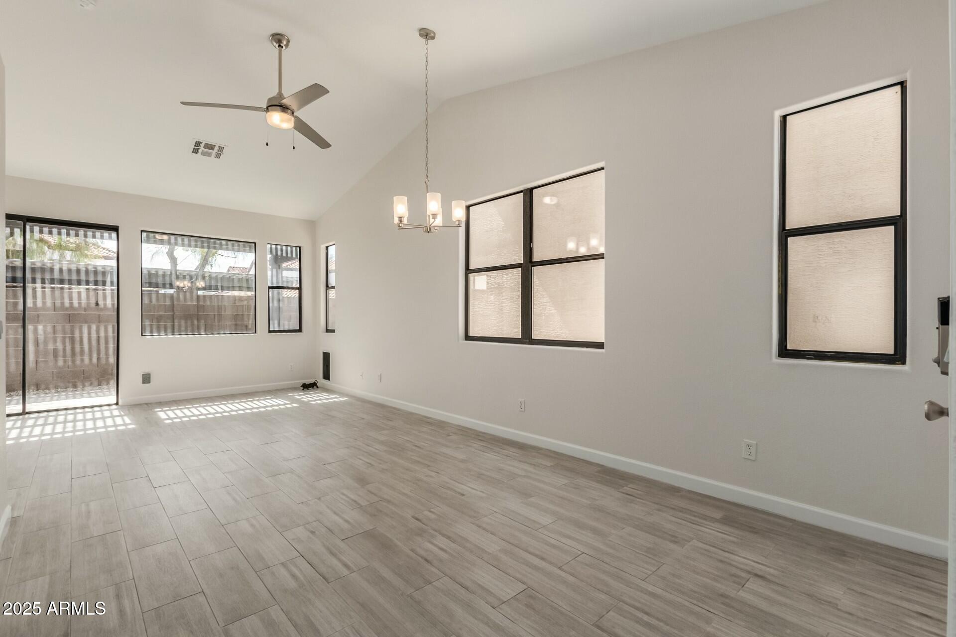 1425 S LINDSAY Road 18