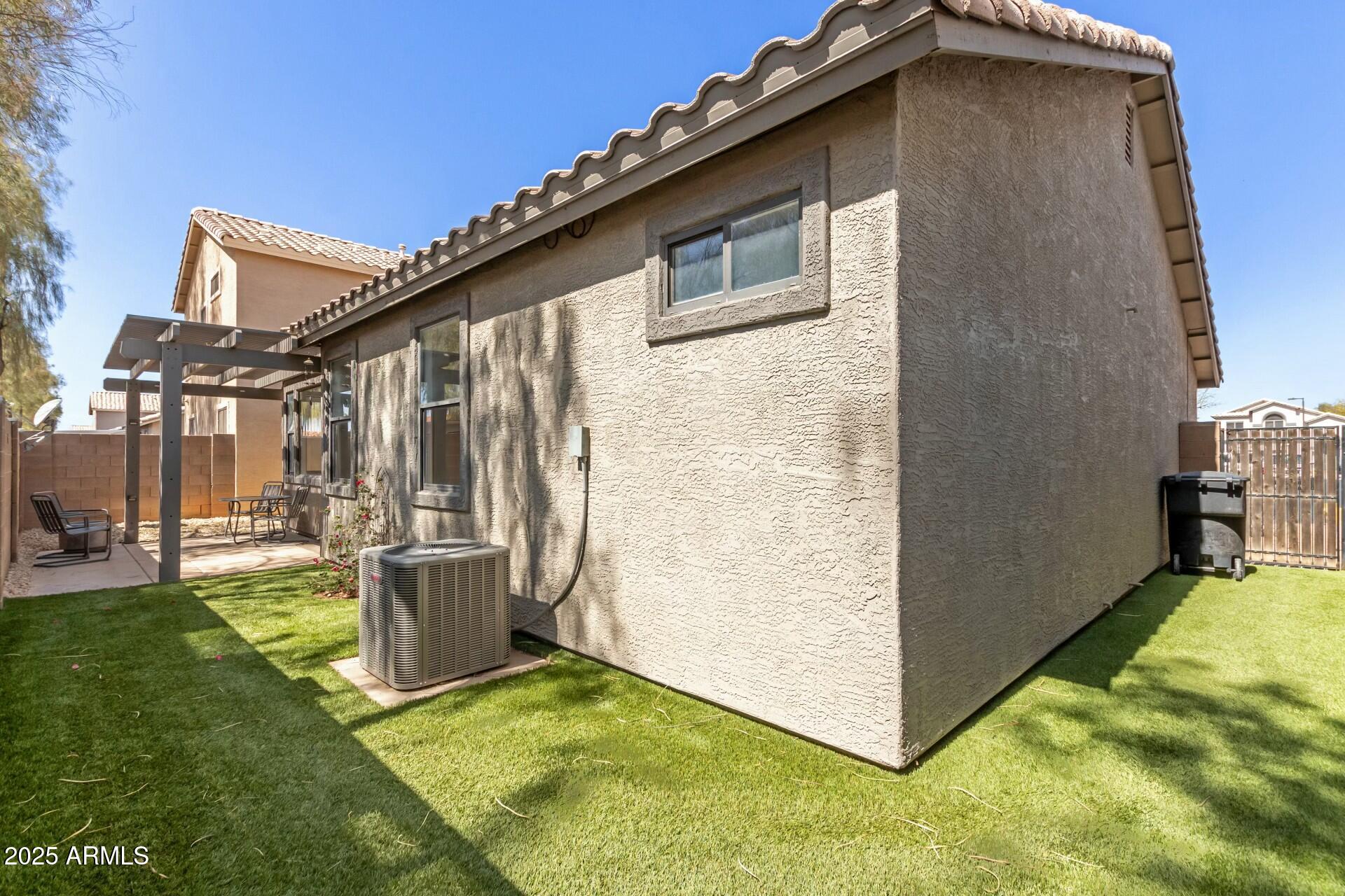 1425 S LINDSAY Road 18