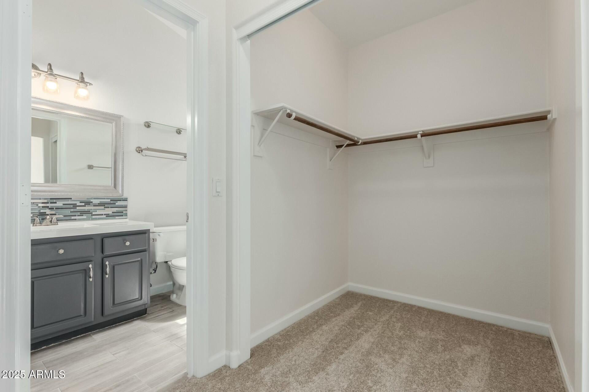 1425 S LINDSAY Road 18