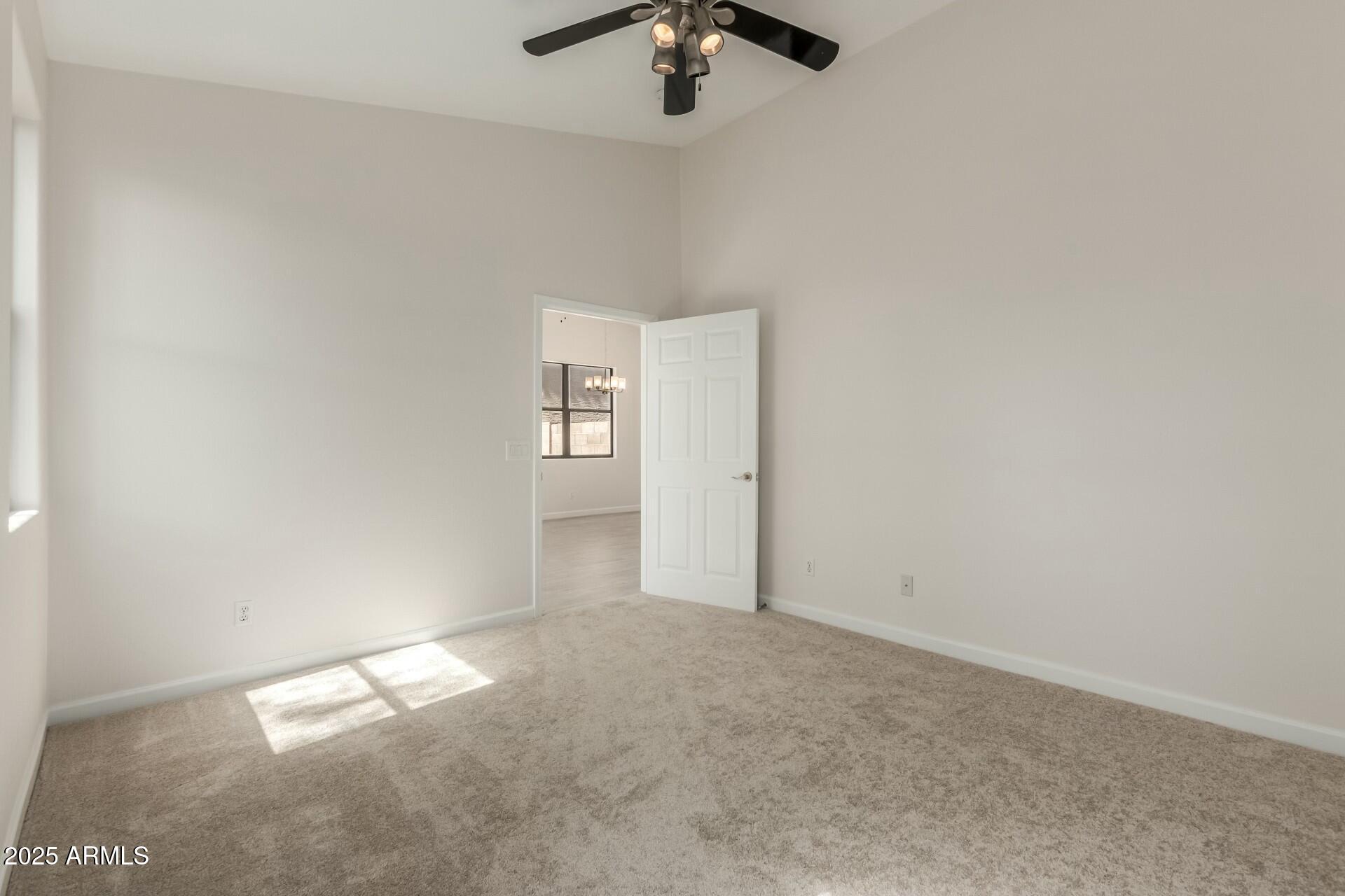 1425 S LINDSAY Road 18