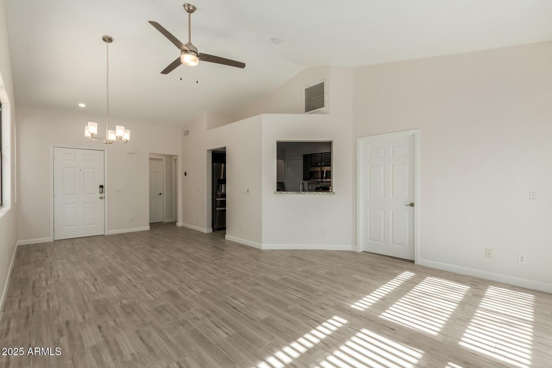 1425 S LINDSAY Road 18