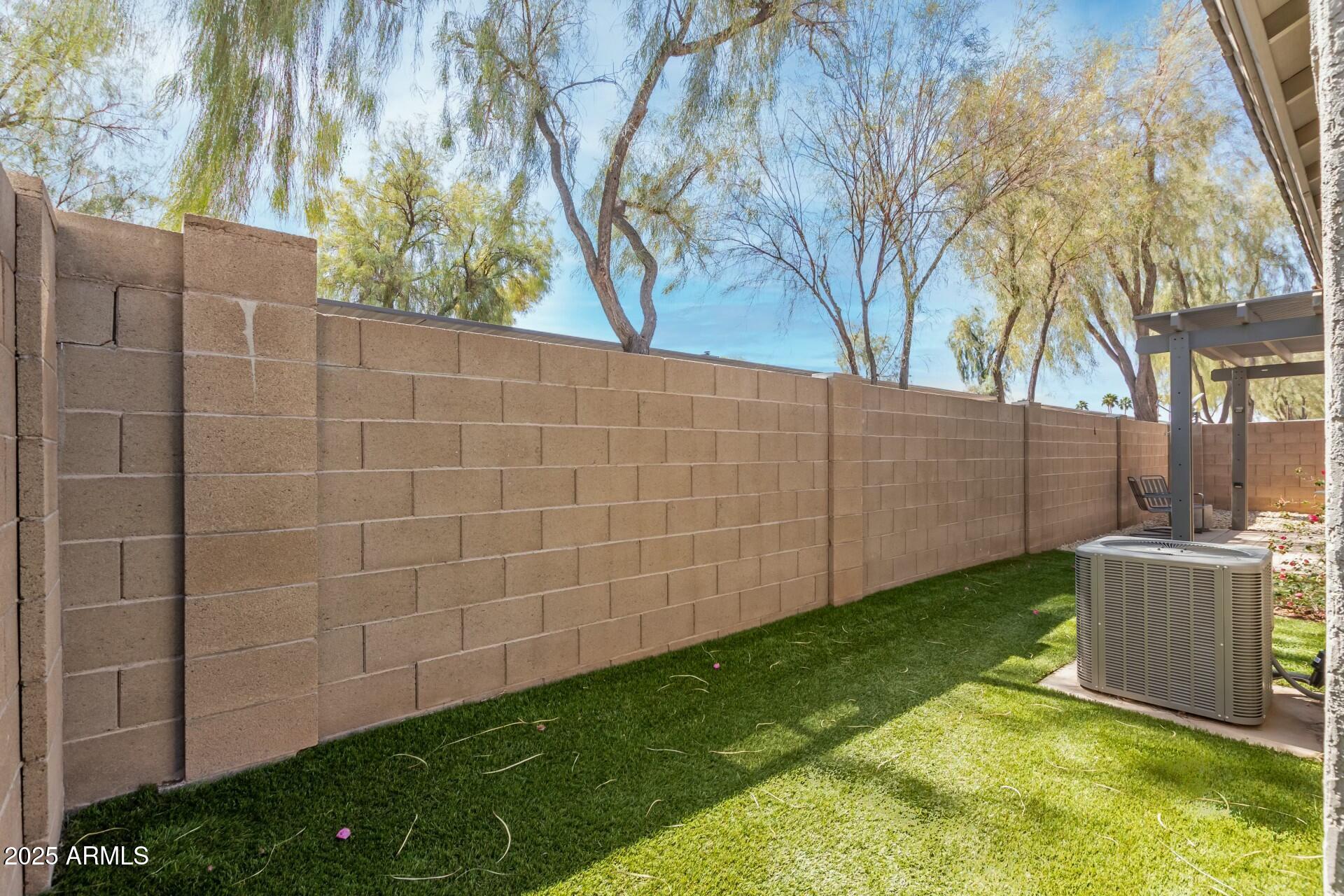 1425 S LINDSAY Road 18