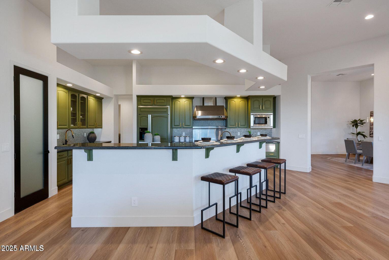 815 E COUNTY DOWN Drive