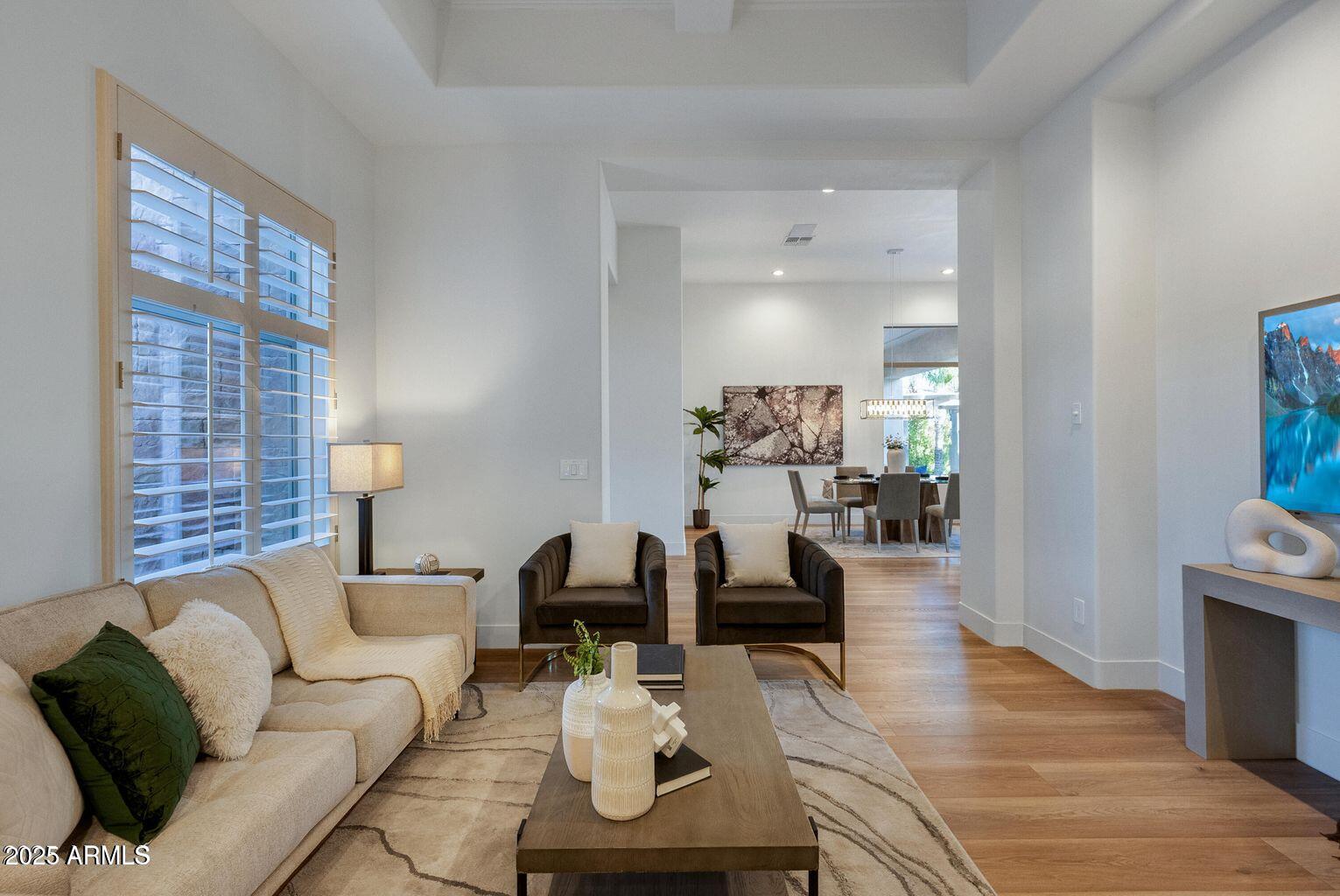 815 E COUNTY DOWN Drive