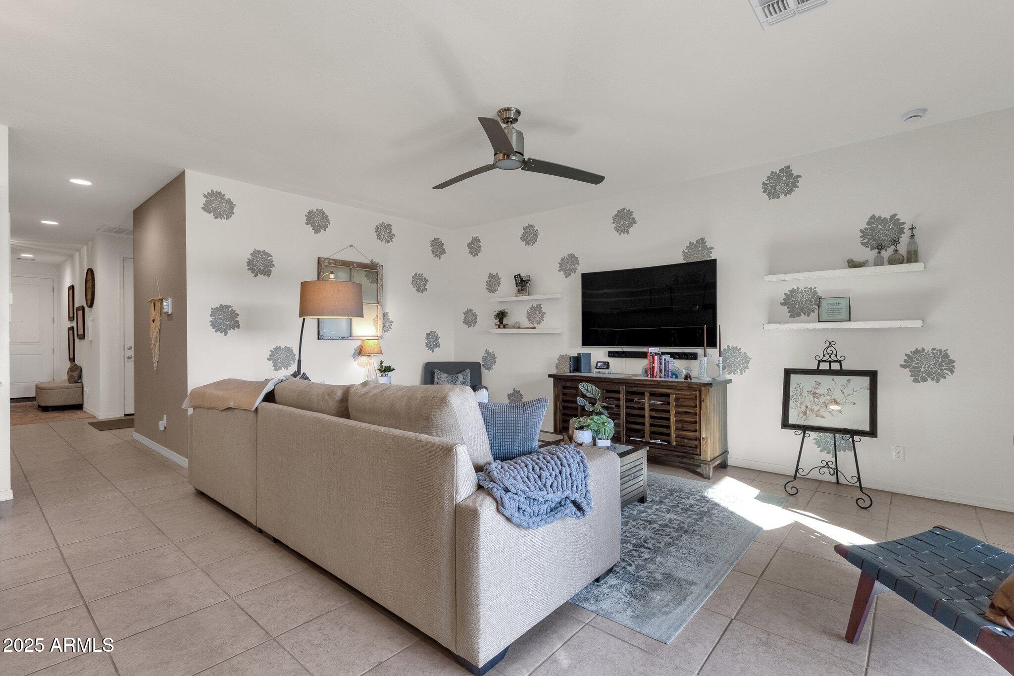 36243 W SAN CLEMENTE Avenue