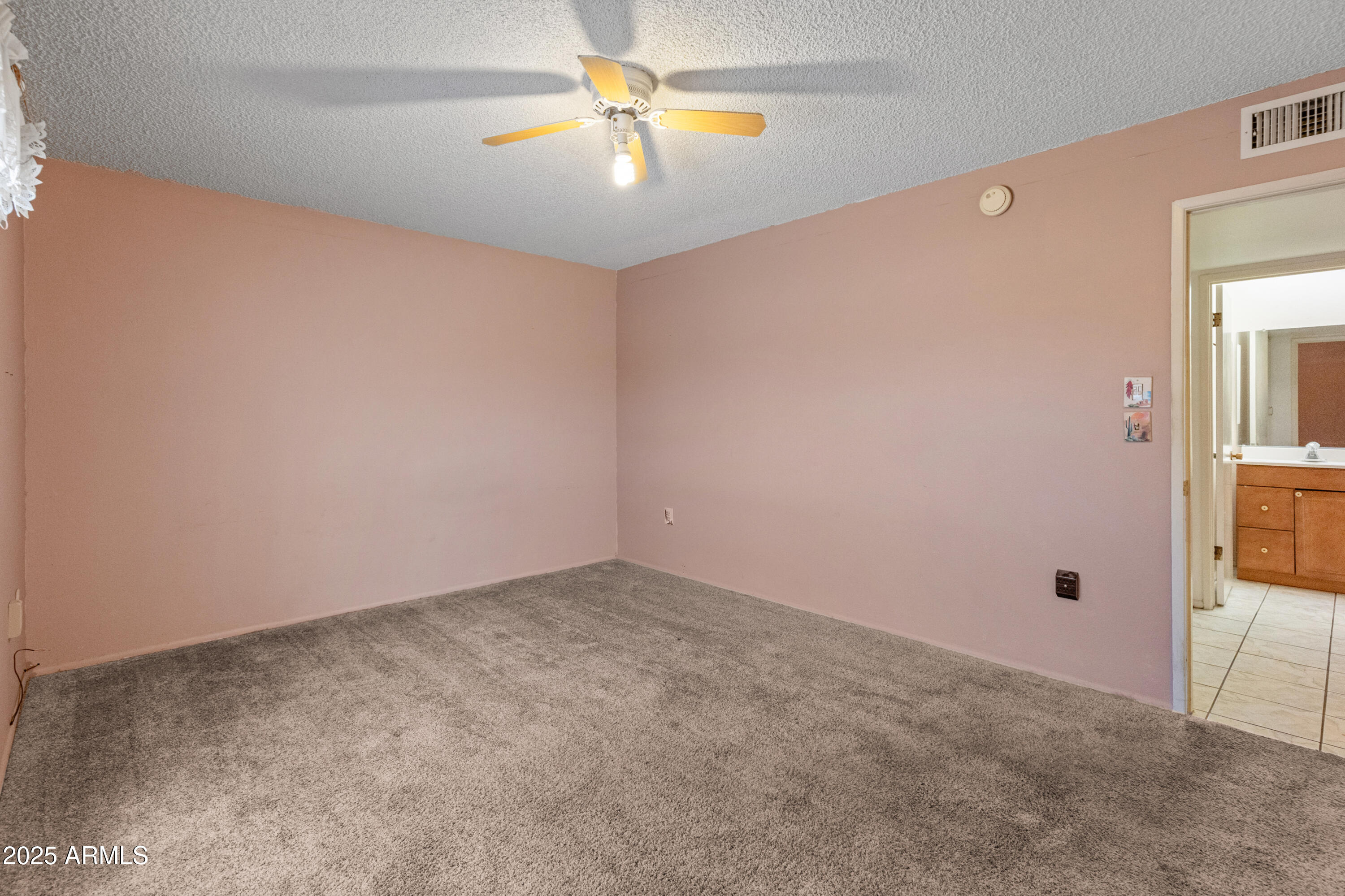 9905 W Timberline Drive