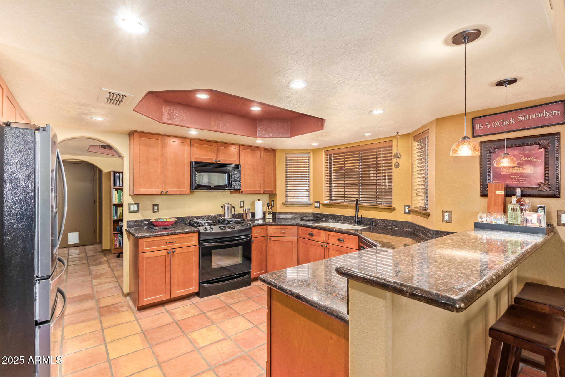 1226 E MICHELLE Drive