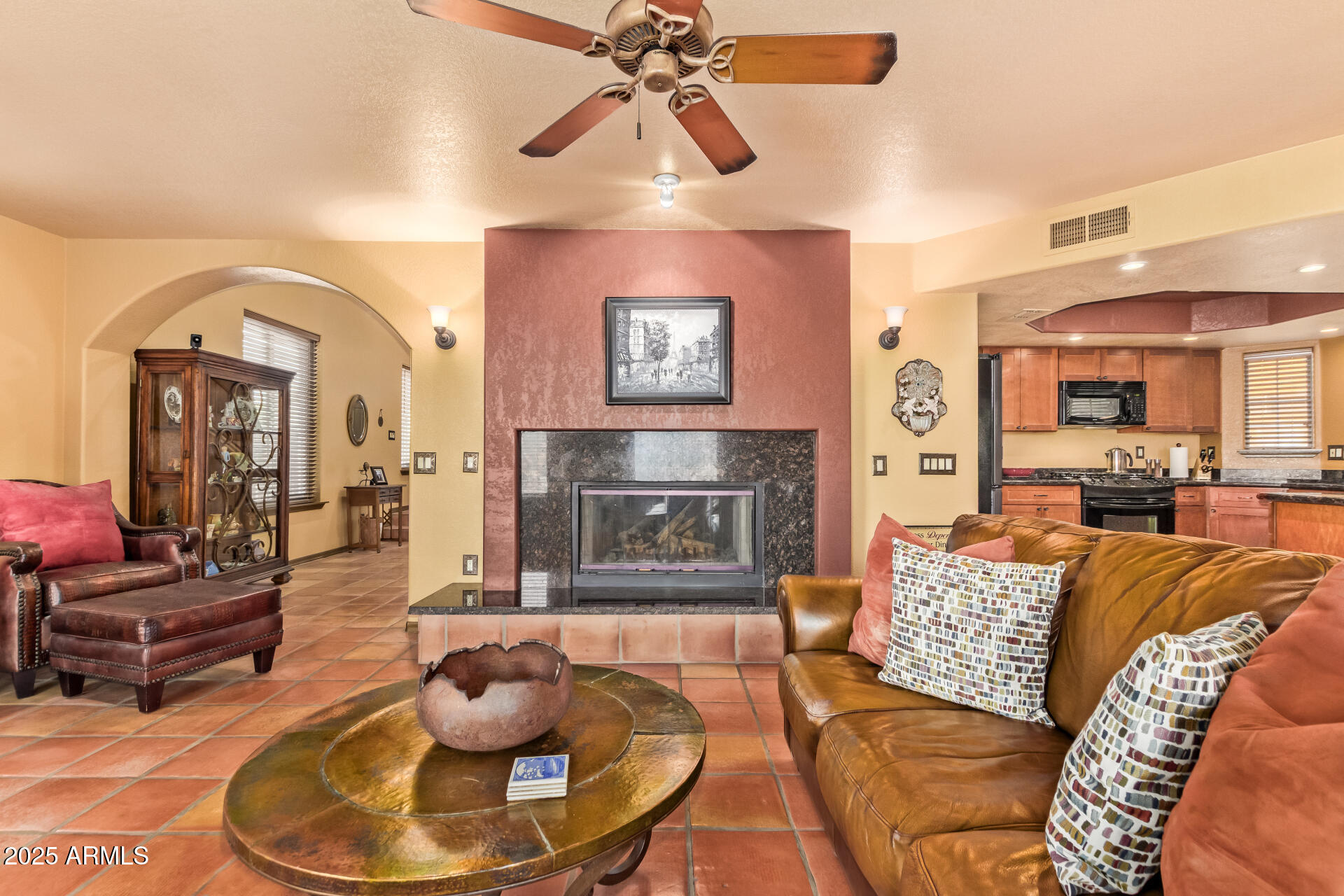 1226 E MICHELLE Drive