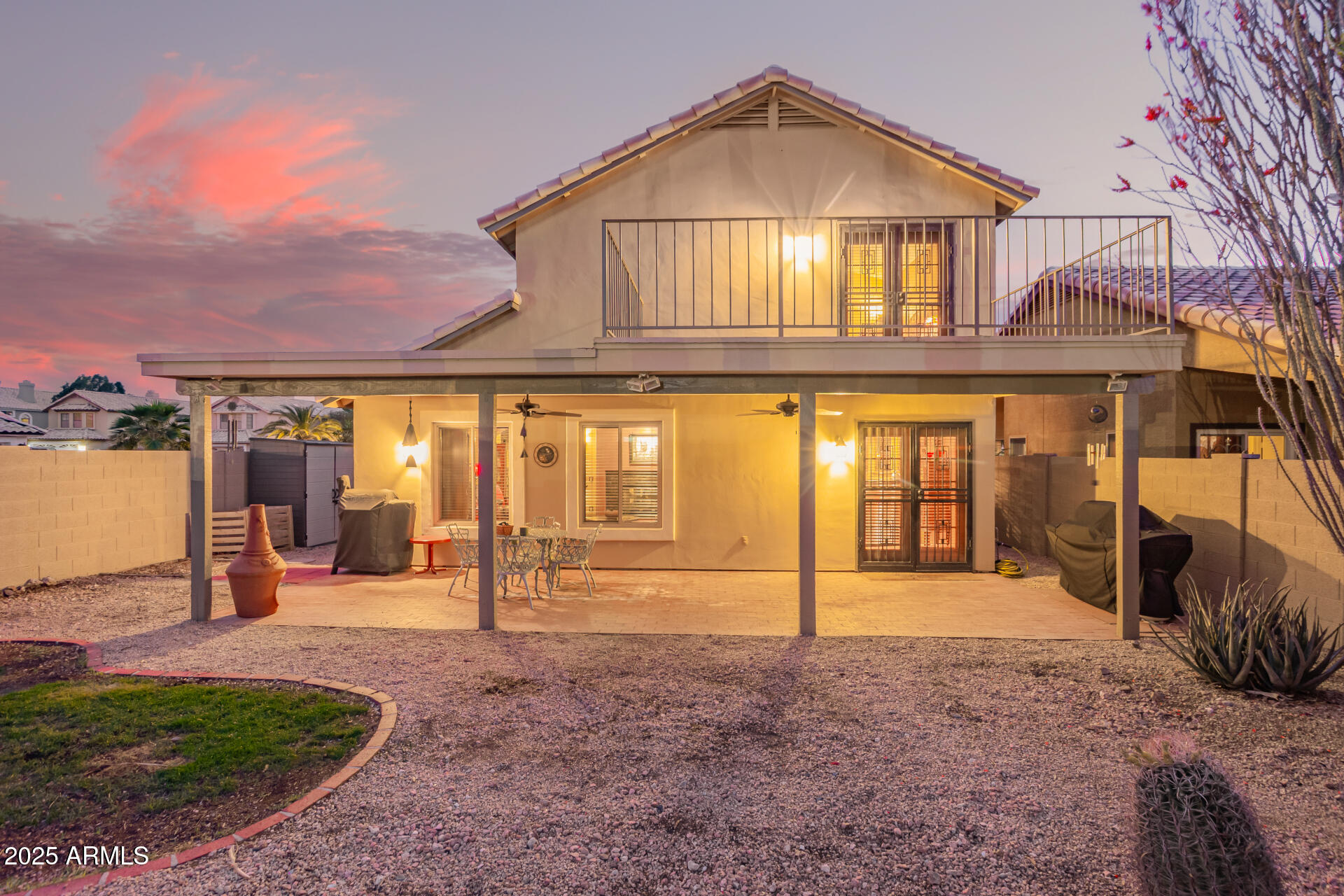 1226 E MICHELLE Drive