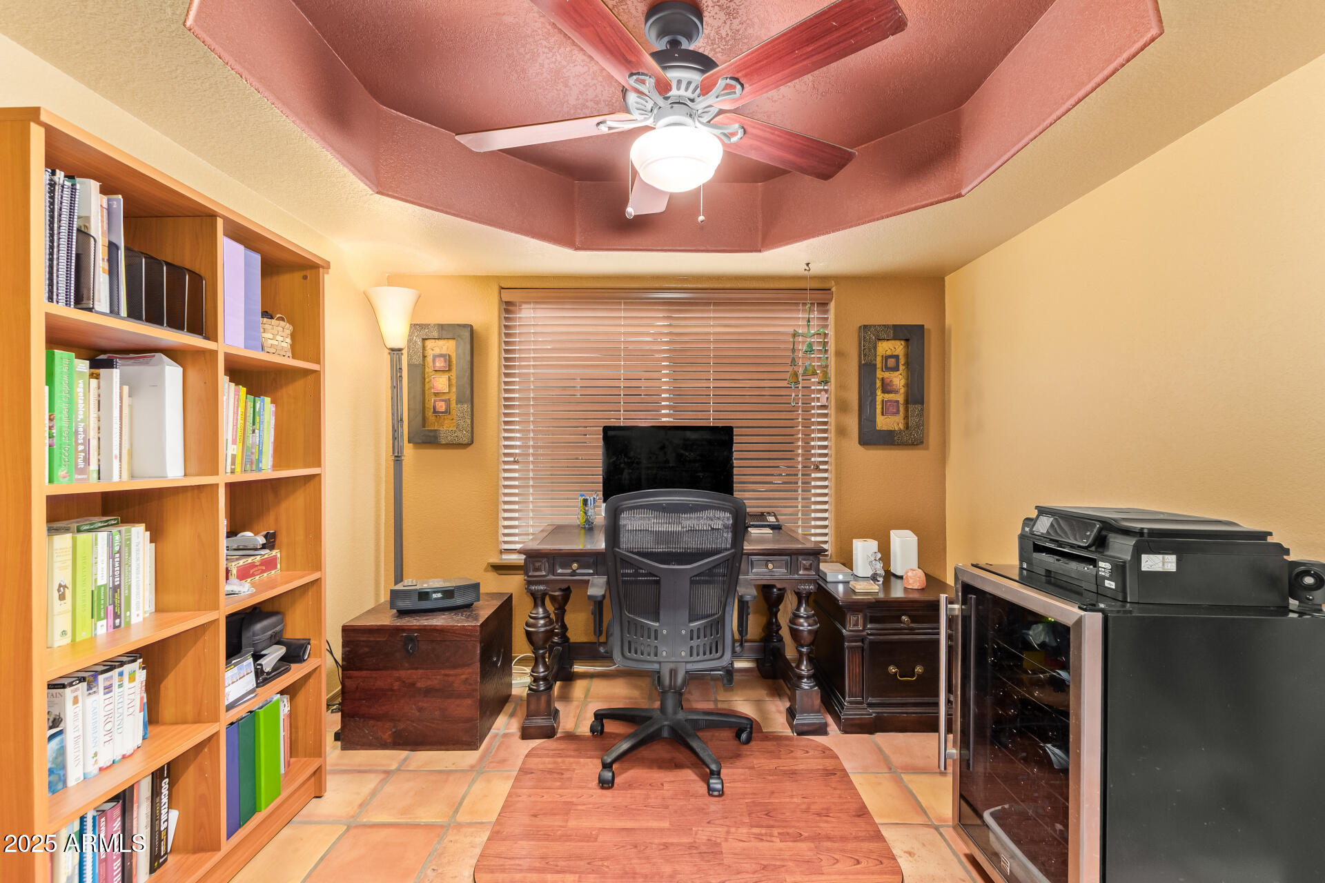 1226 E MICHELLE Drive