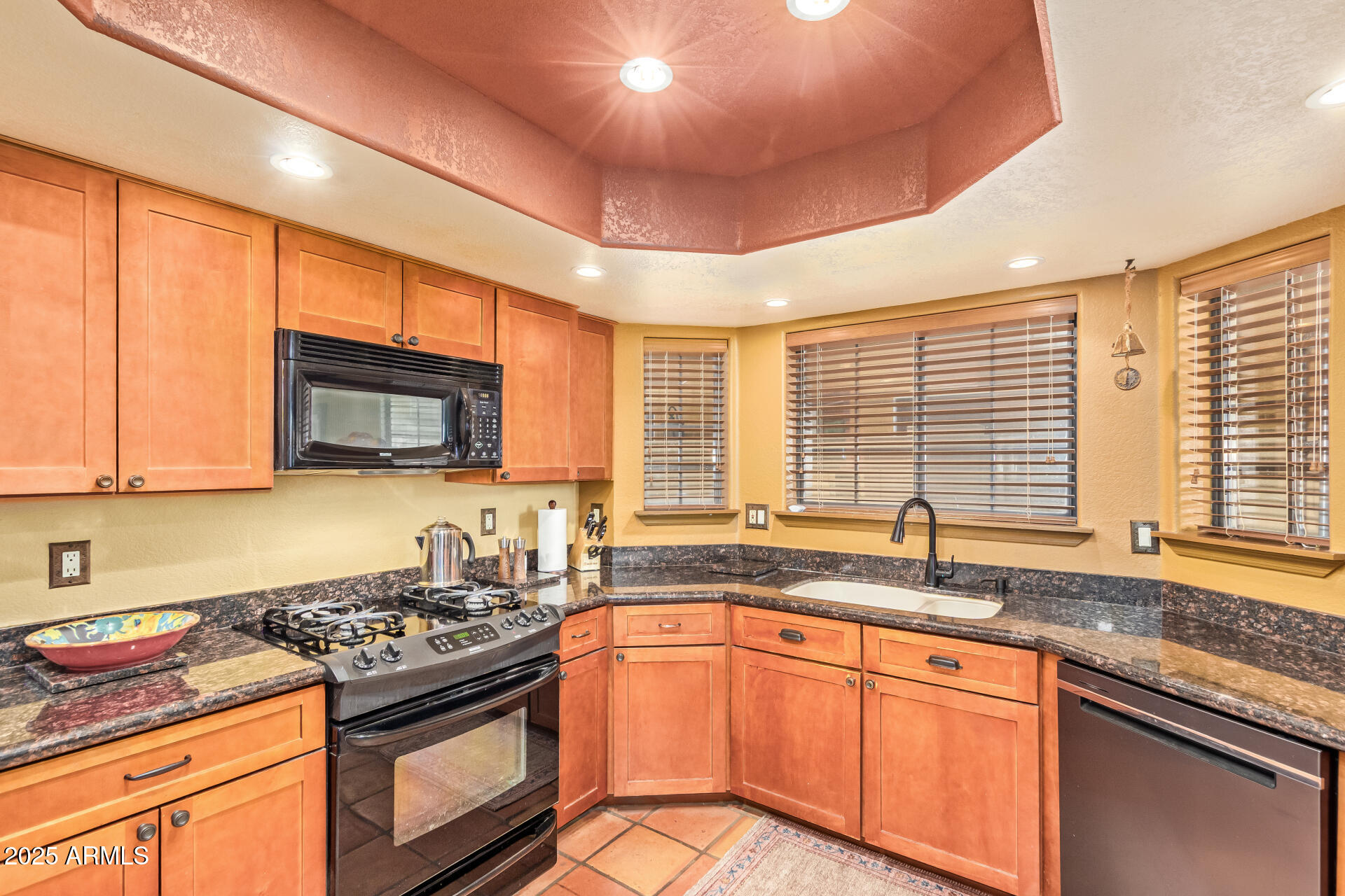 1226 E MICHELLE Drive