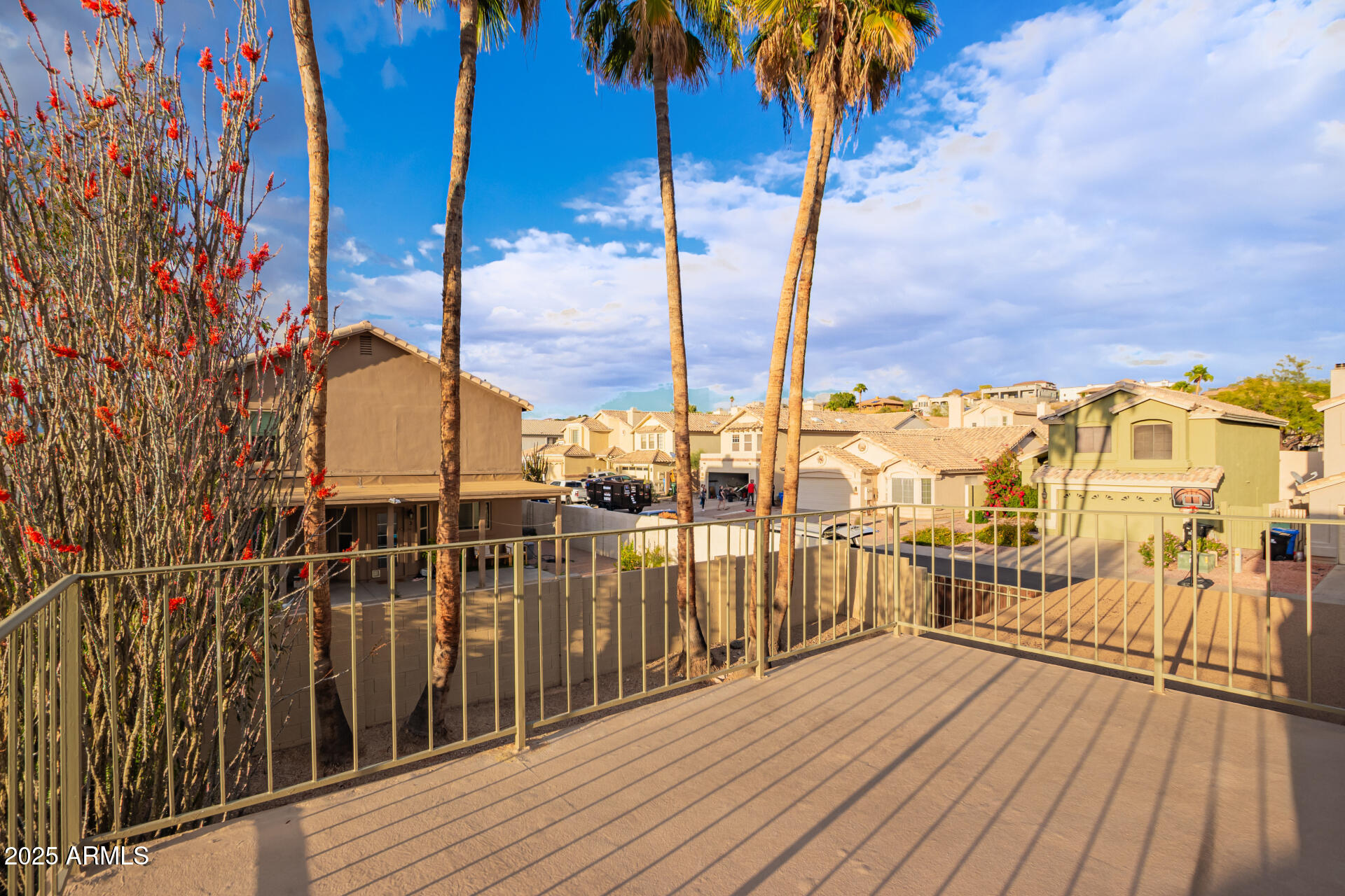 1226 E MICHELLE Drive