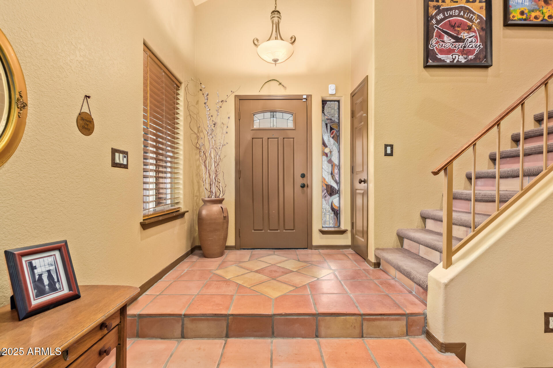 1226 E MICHELLE Drive