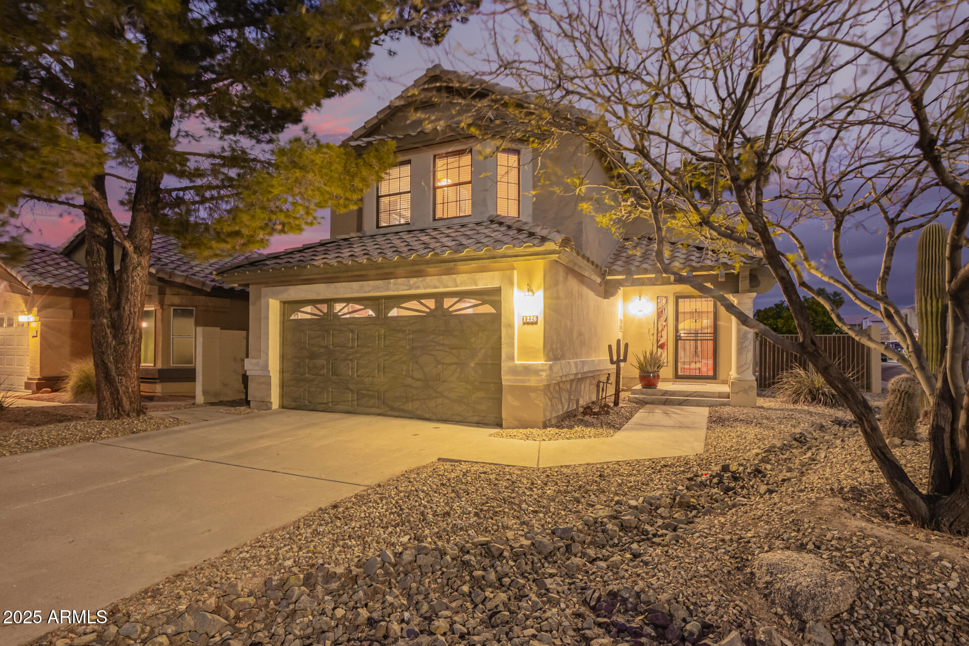 1226 E MICHELLE Drive