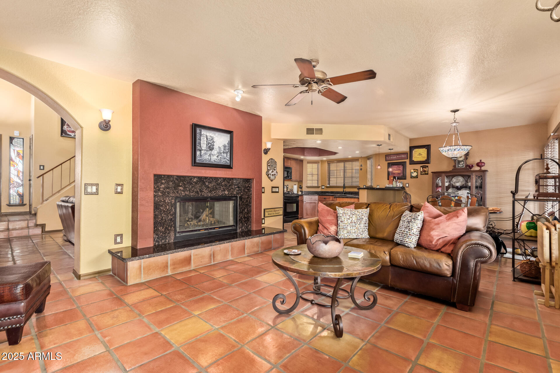 1226 E MICHELLE Drive
