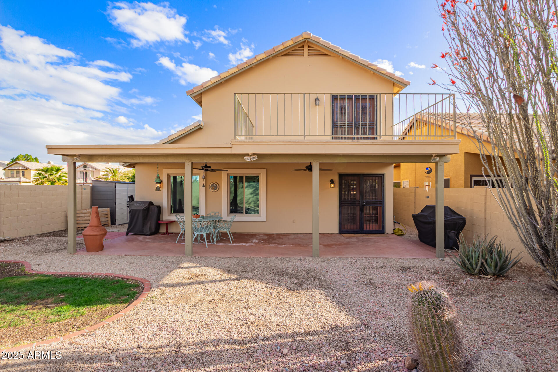 1226 E MICHELLE Drive