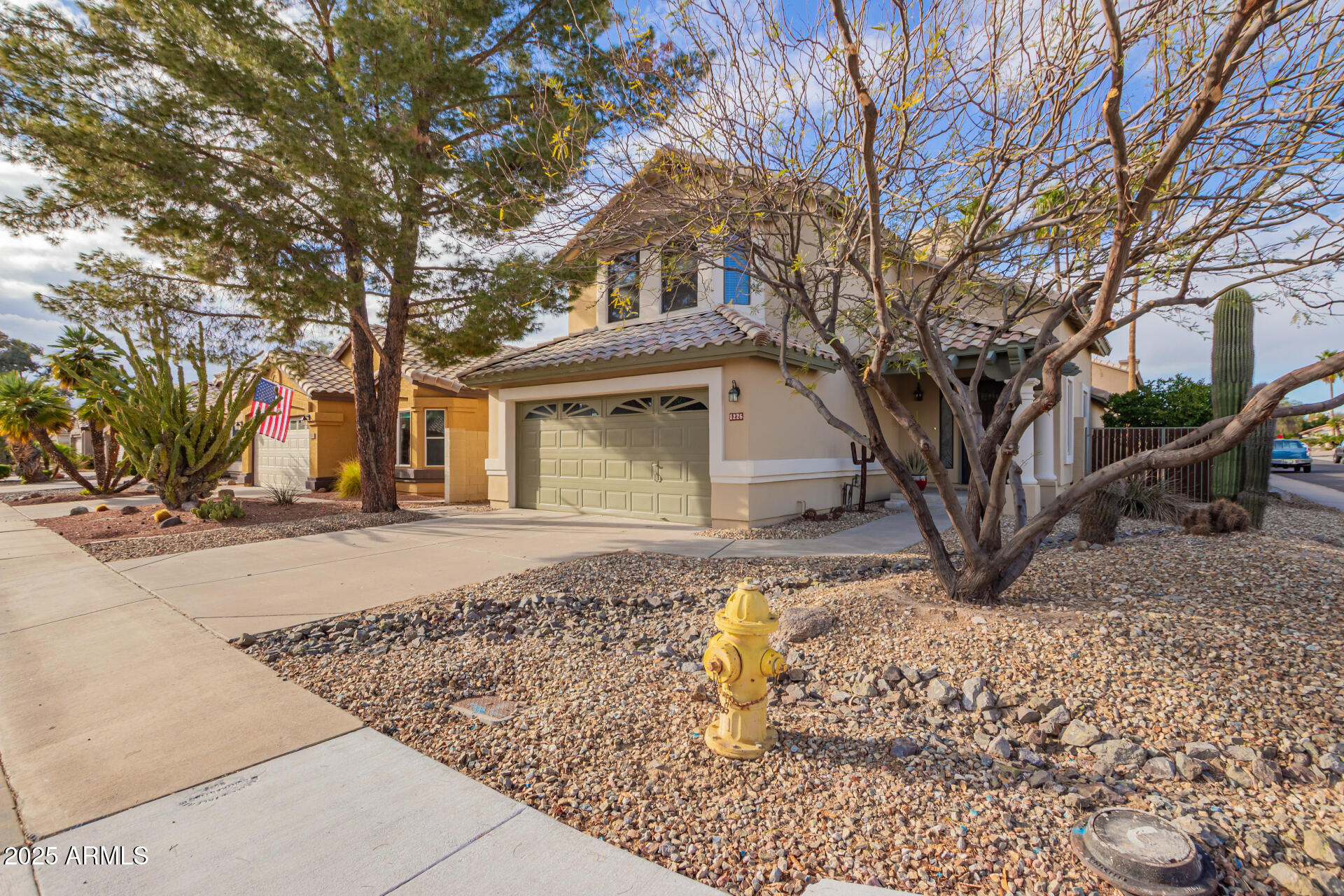 1226 E MICHELLE Drive