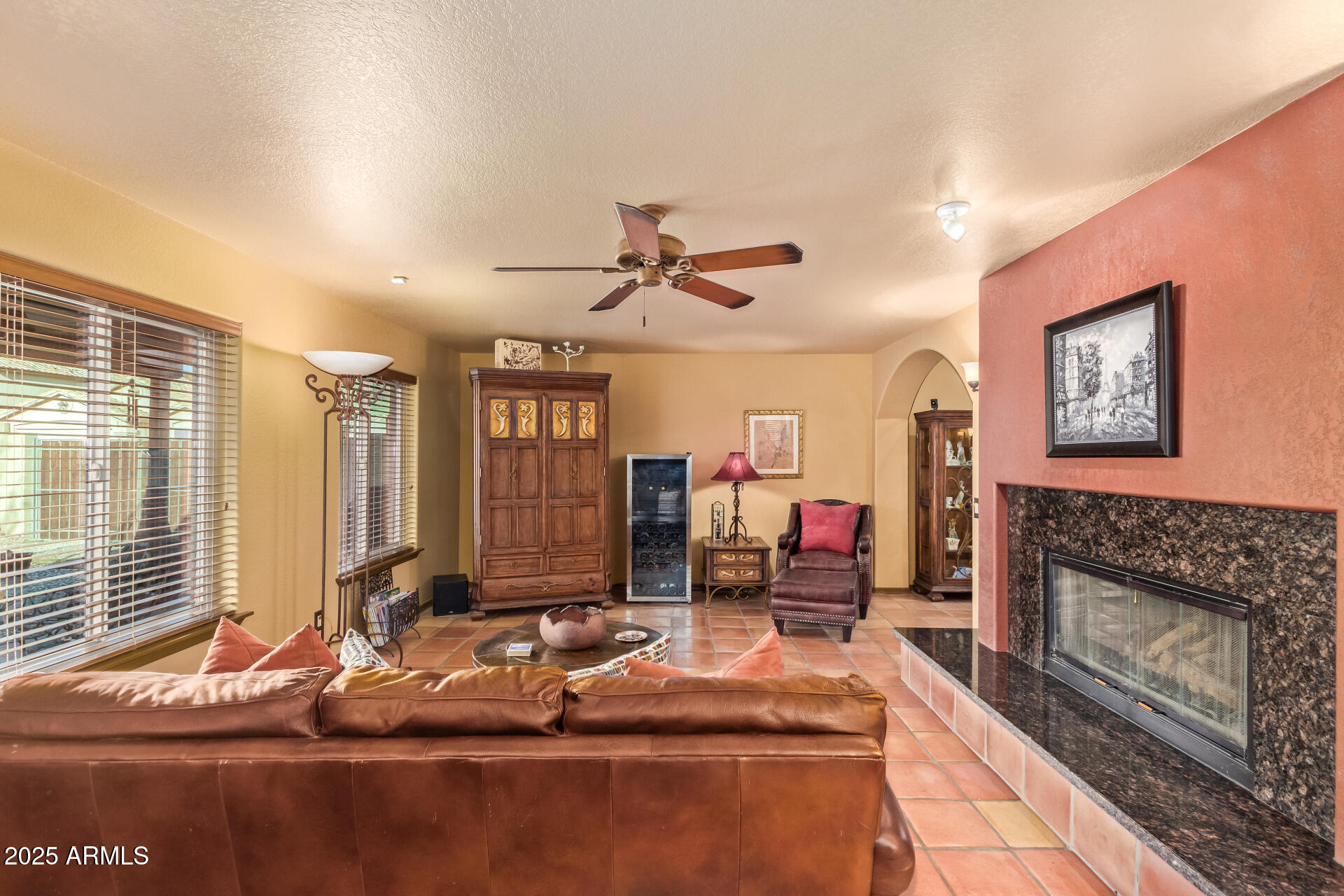 1226 E MICHELLE Drive