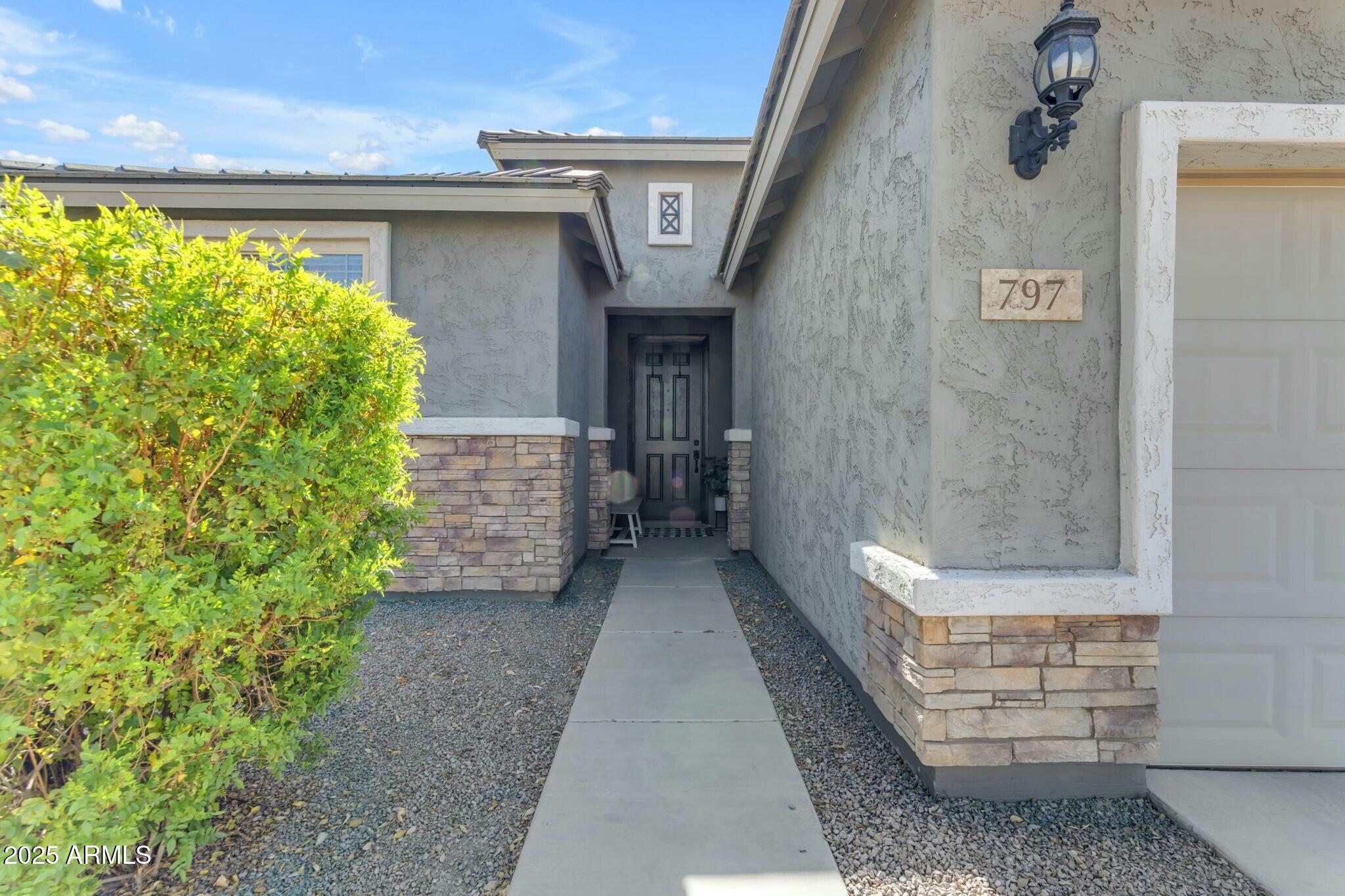 797 W DANISH RED Trail