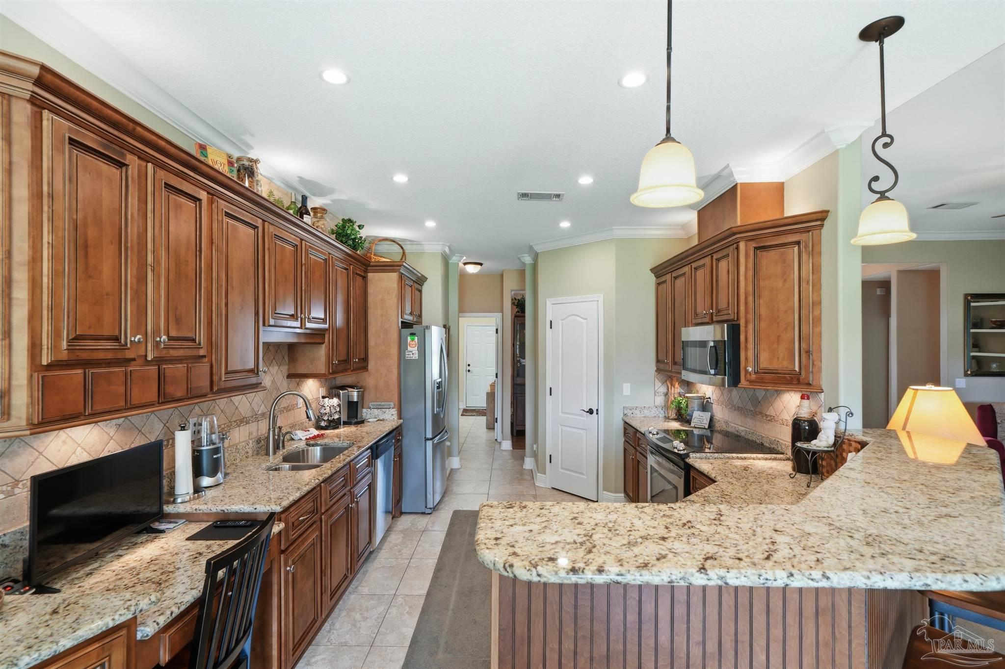 5390 Southlake Dr