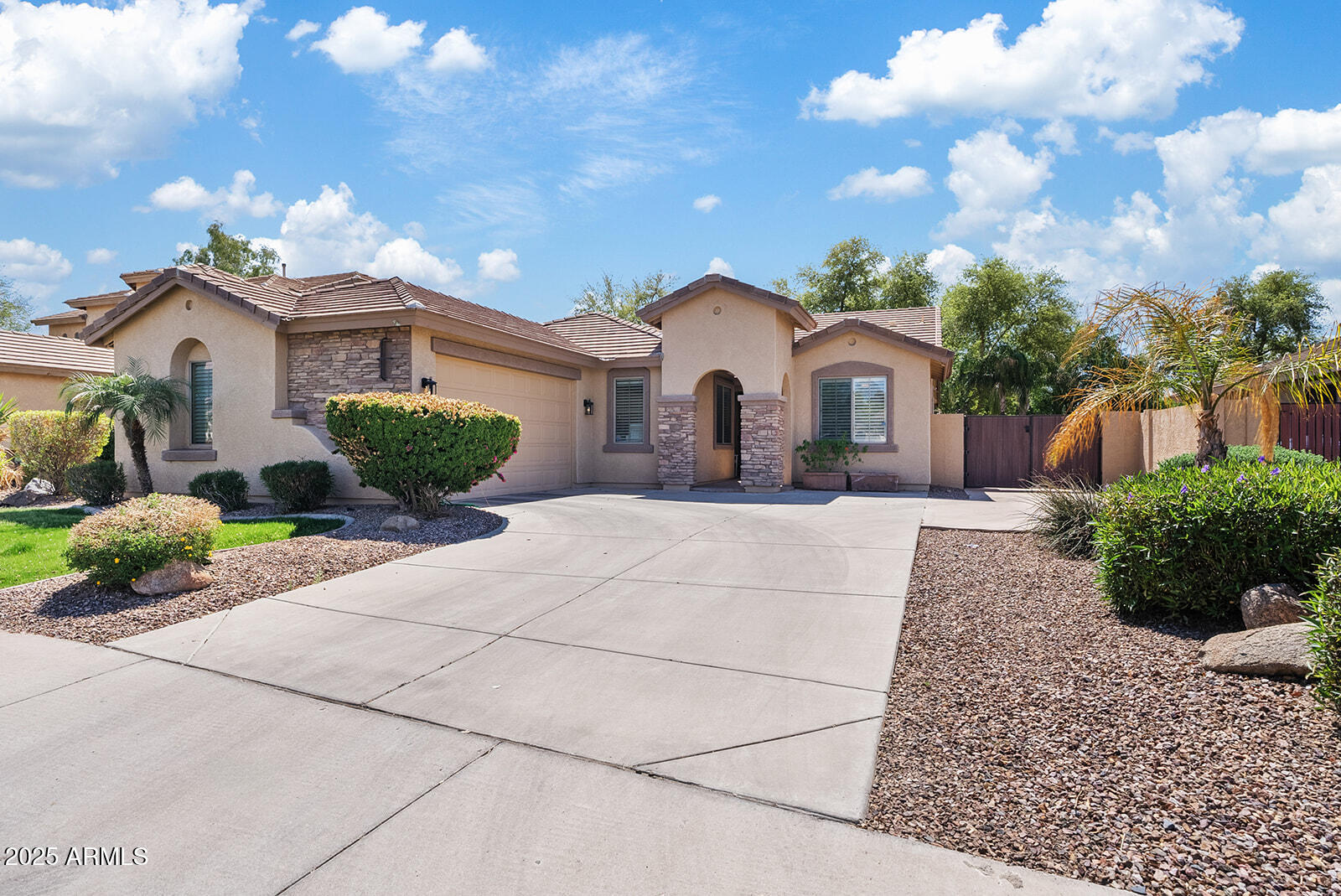 2117 E GLACIER Place