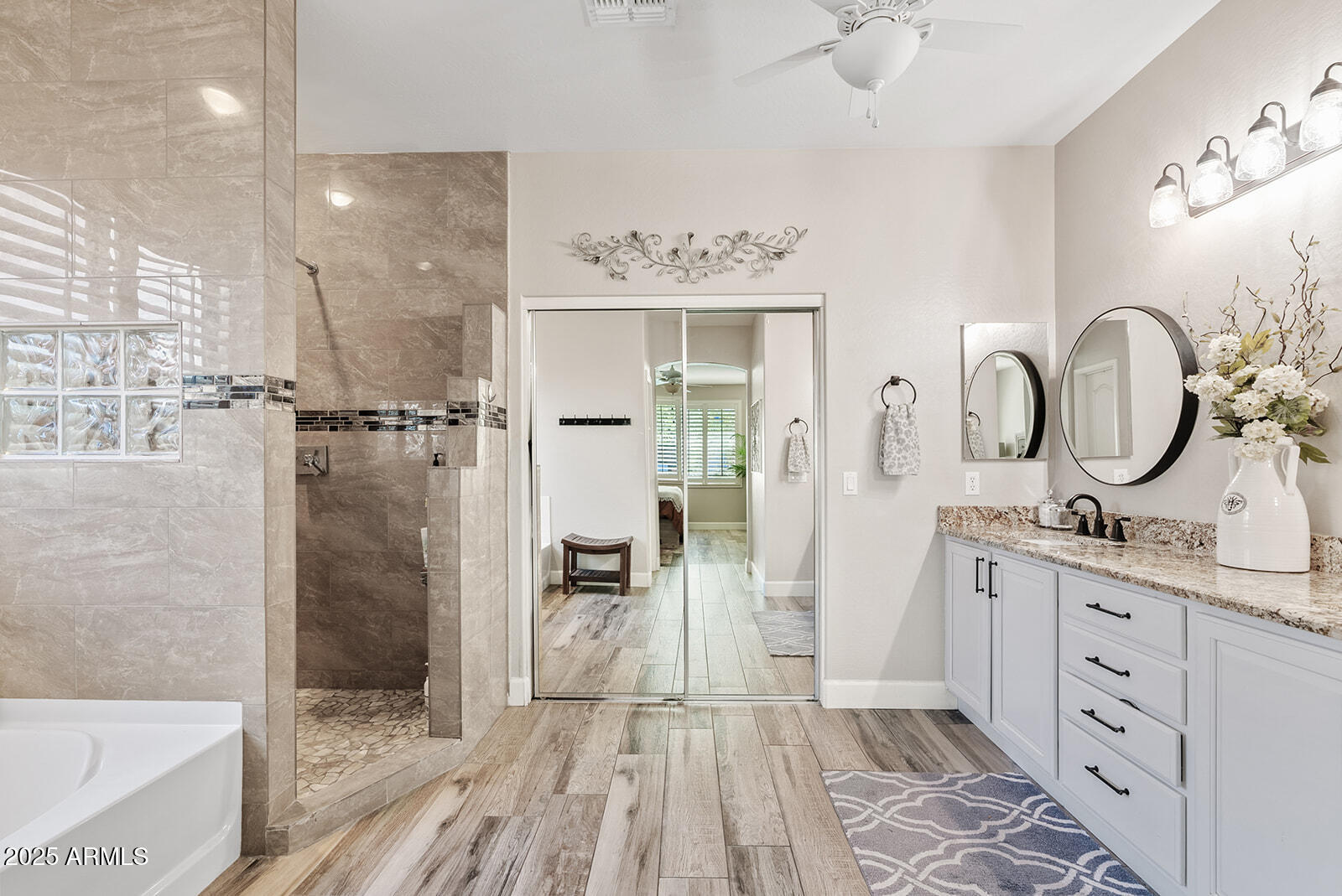 2117 E GLACIER Place