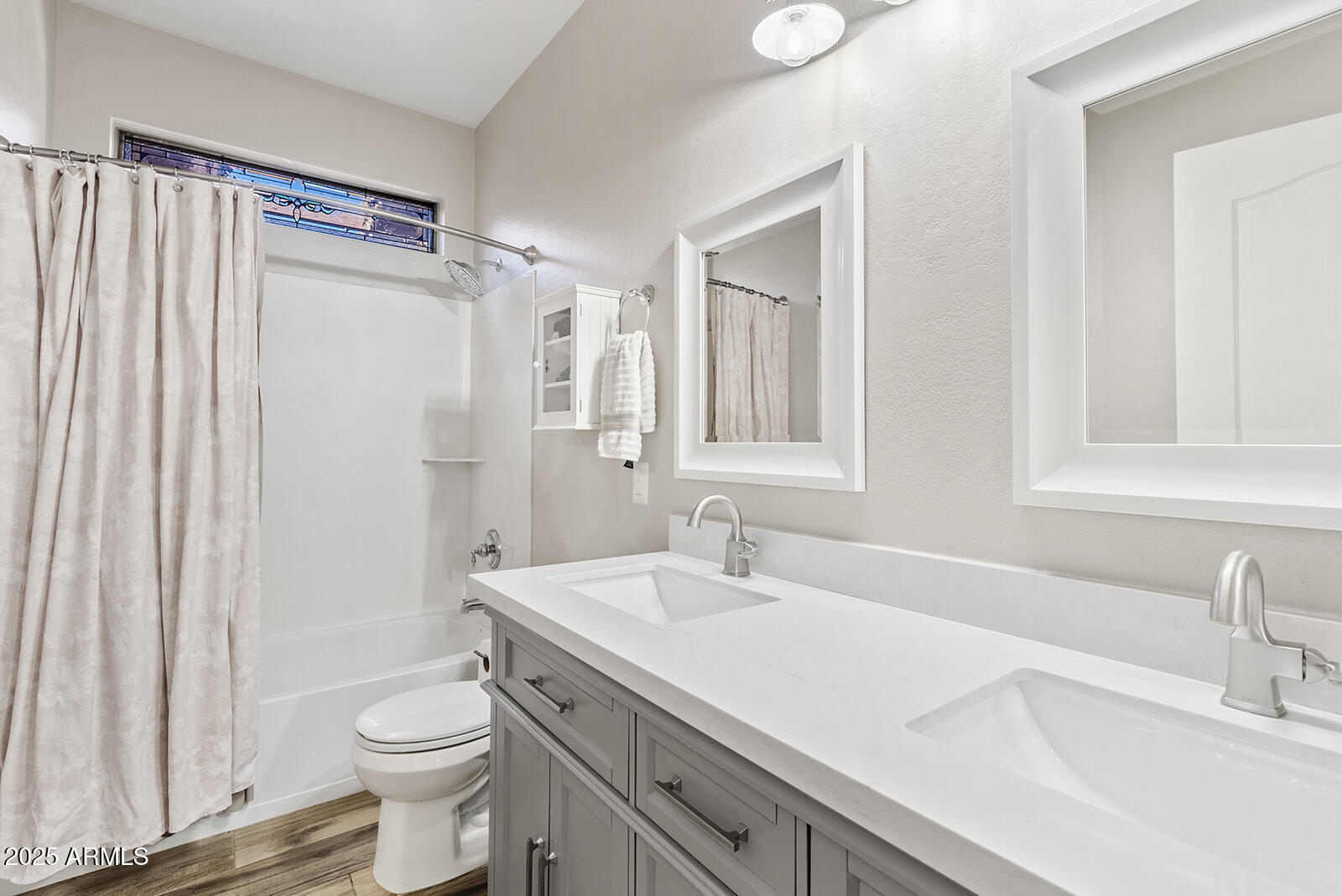 2117 E GLACIER Place