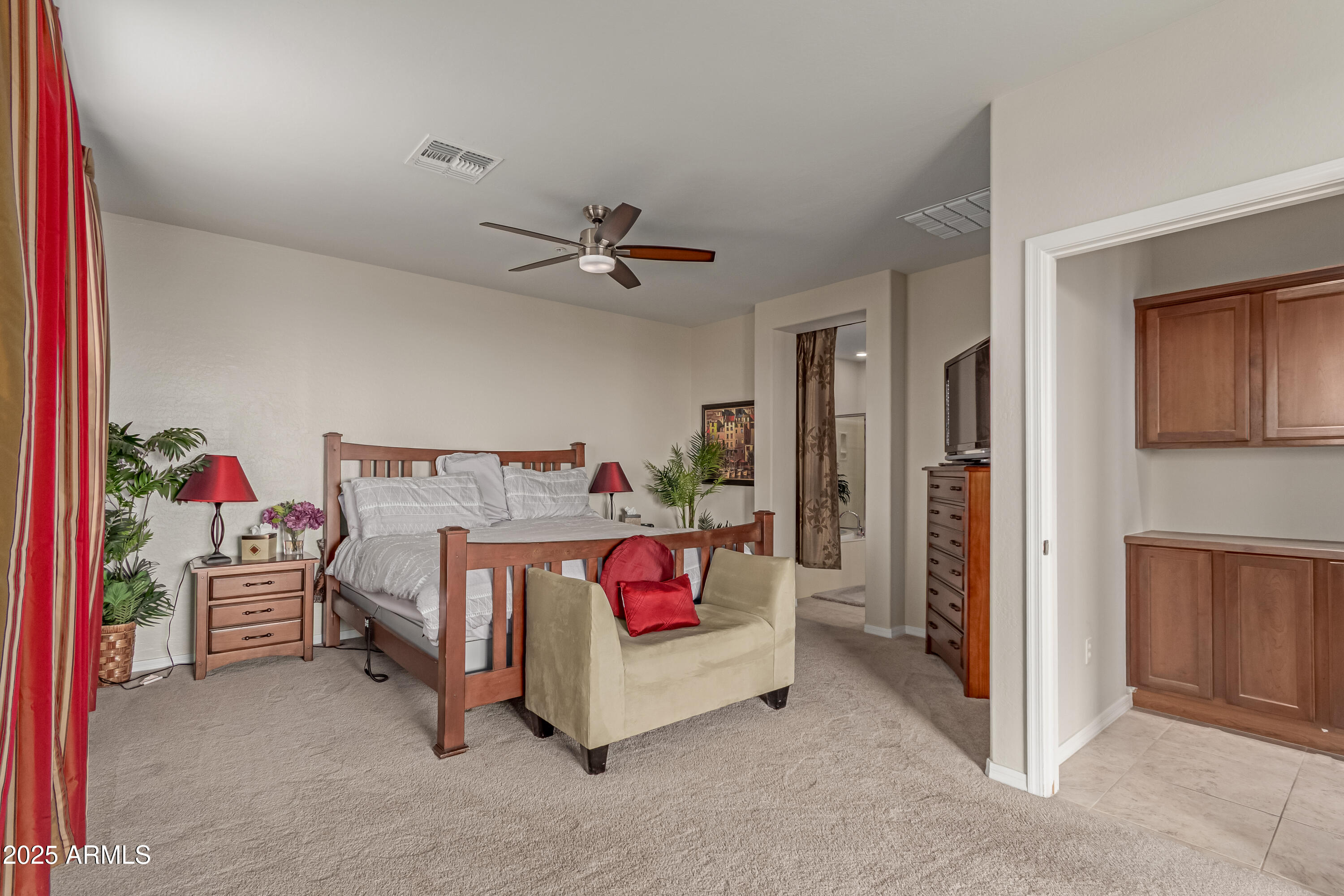 1945 W DESERT VISTA Trail, 81