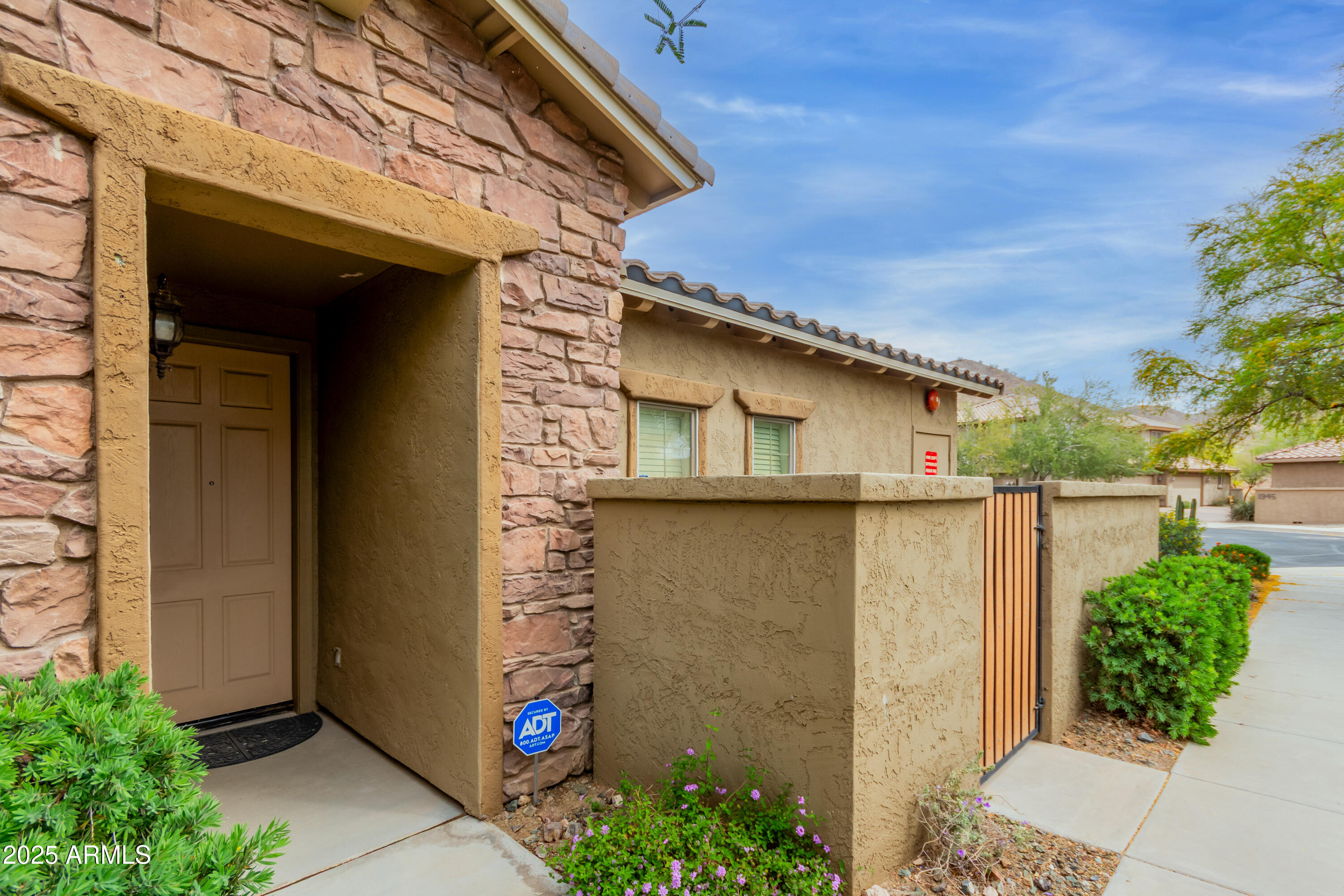 1945 W DESERT VISTA Trail, 81