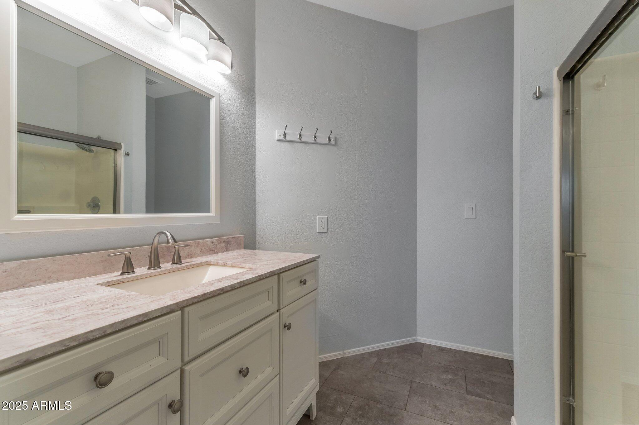 7675 E MCDONALD Drive, 107