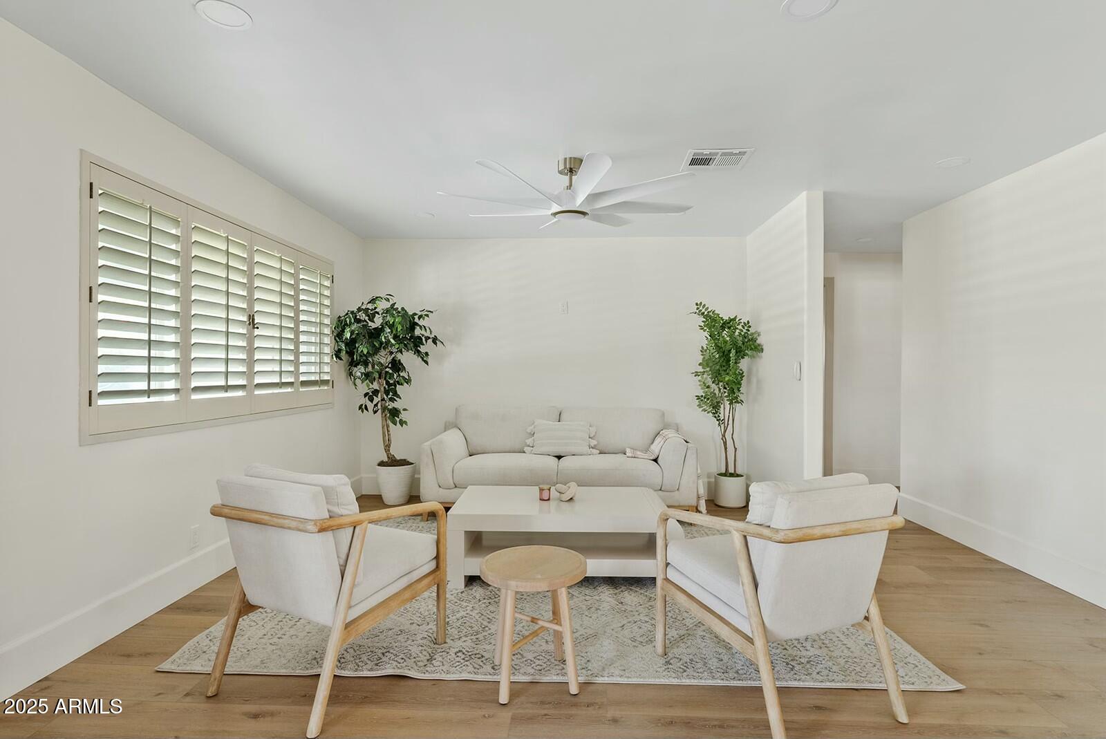 8144 E VISTA Drive