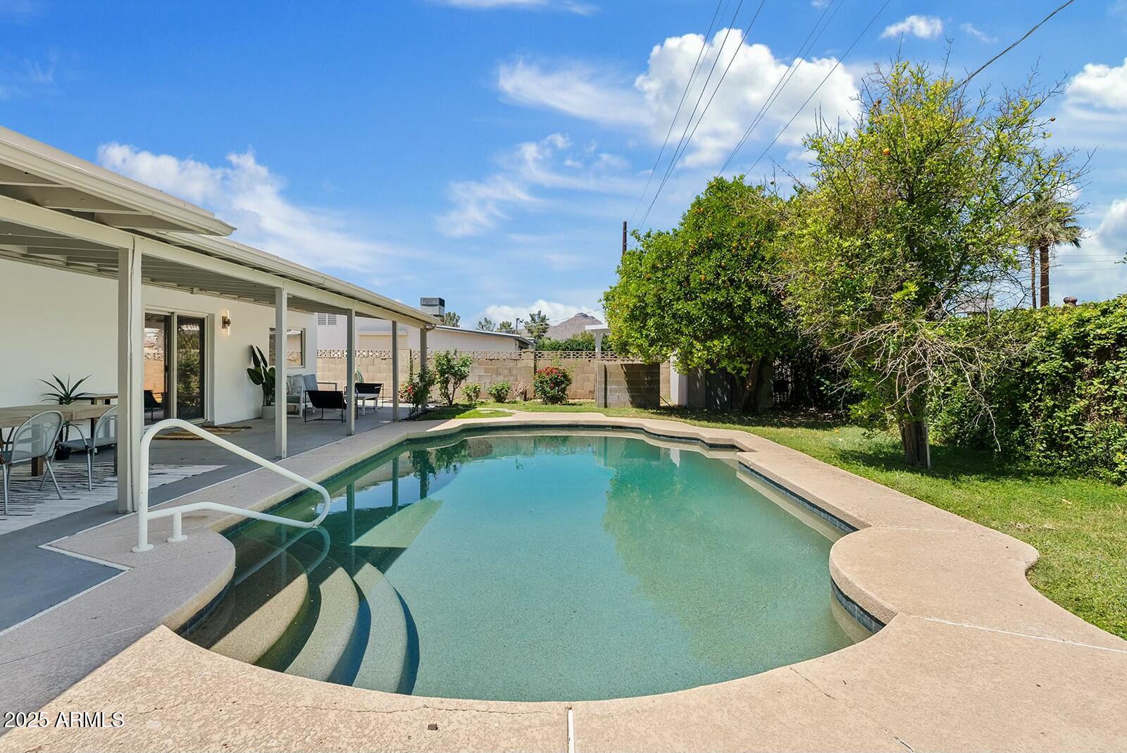 8144 E VISTA Drive