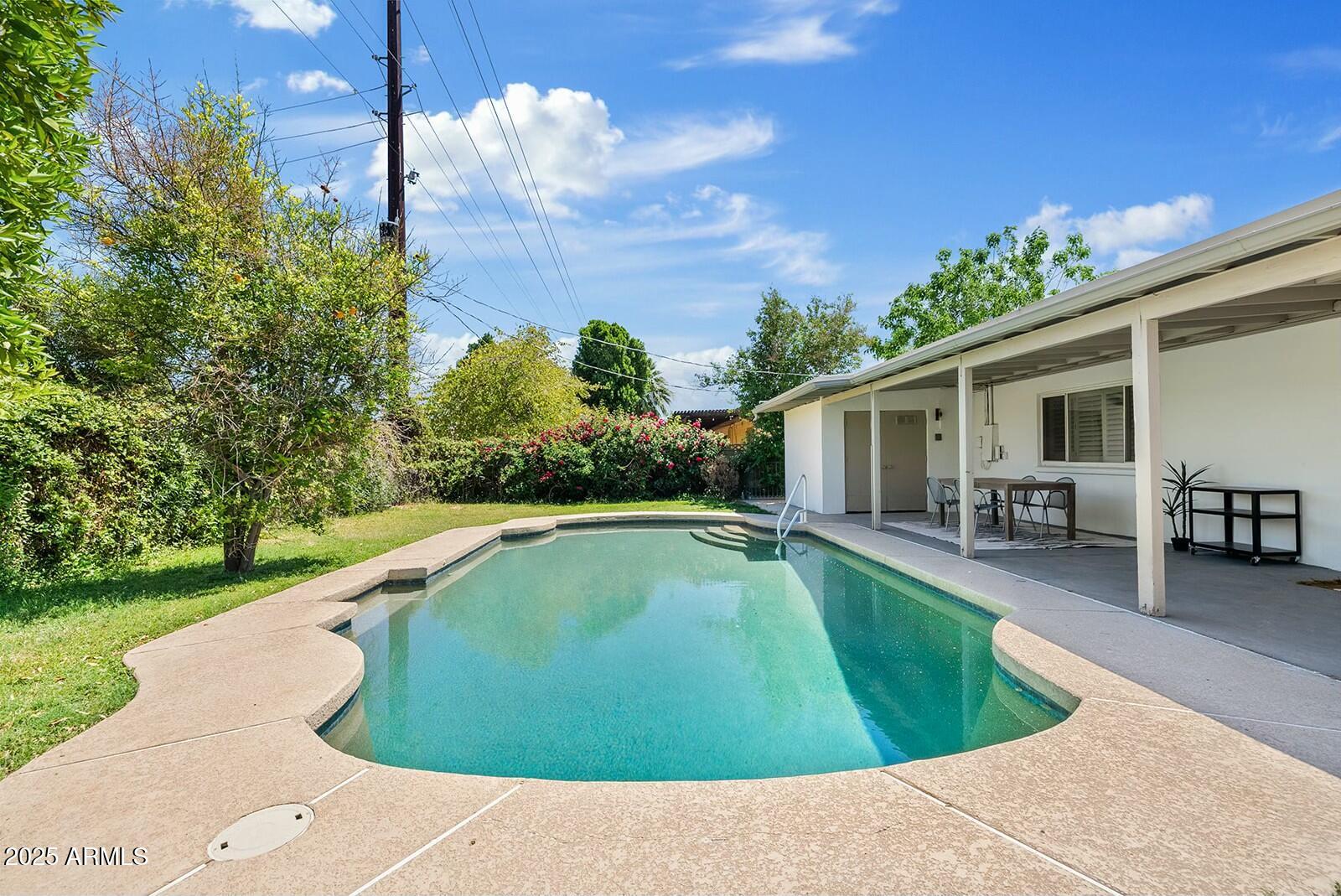 8144 E VISTA Drive