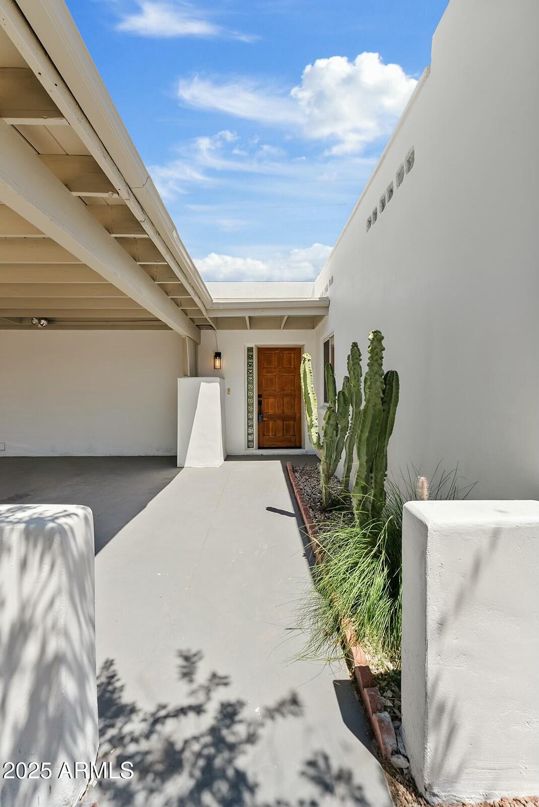8144 E VISTA Drive