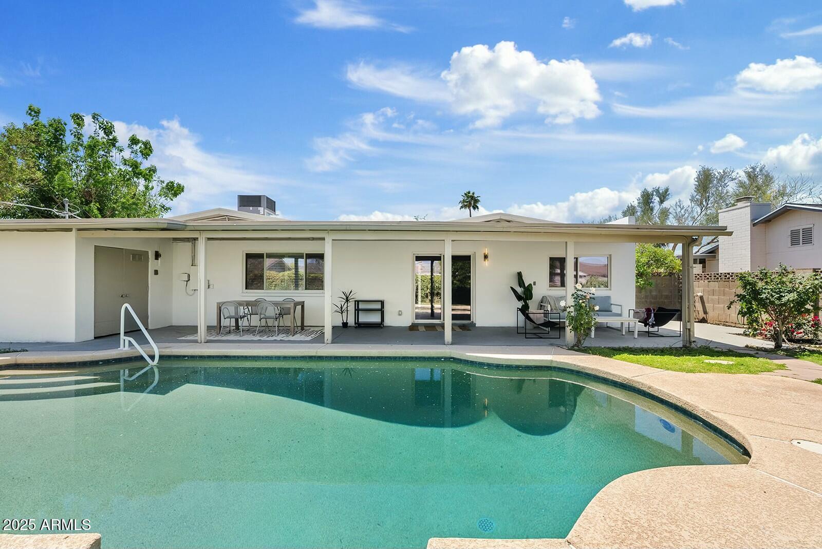 8144 E VISTA Drive