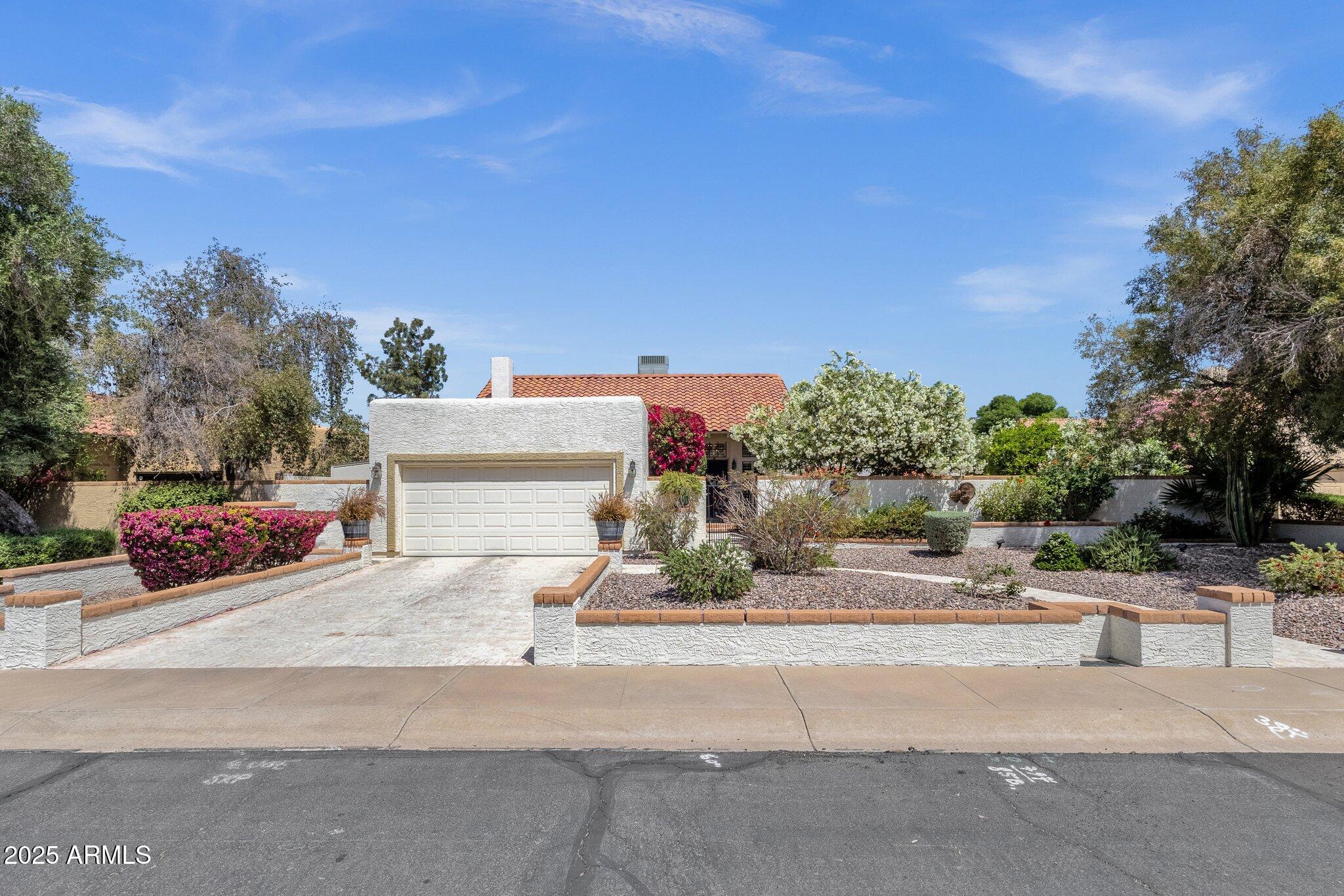 1978 E CARVER Rd