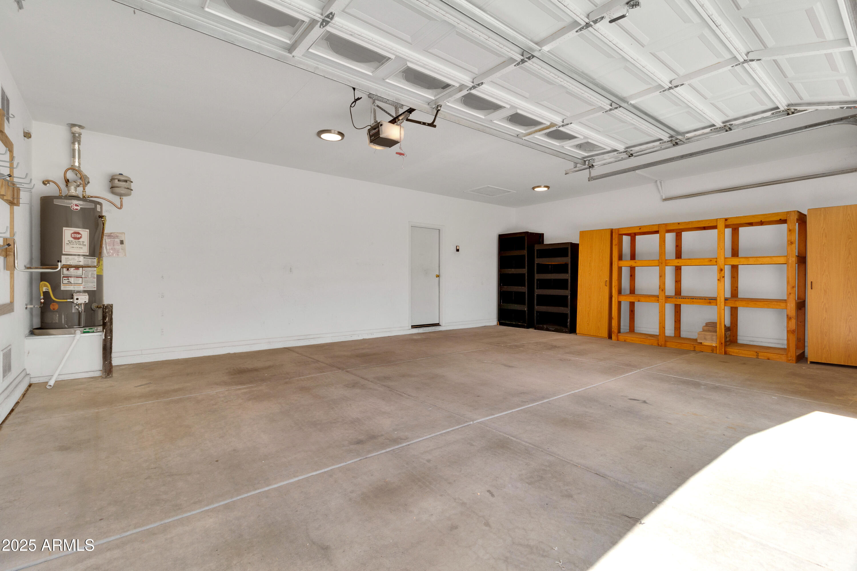 1422 E EBONY Drive