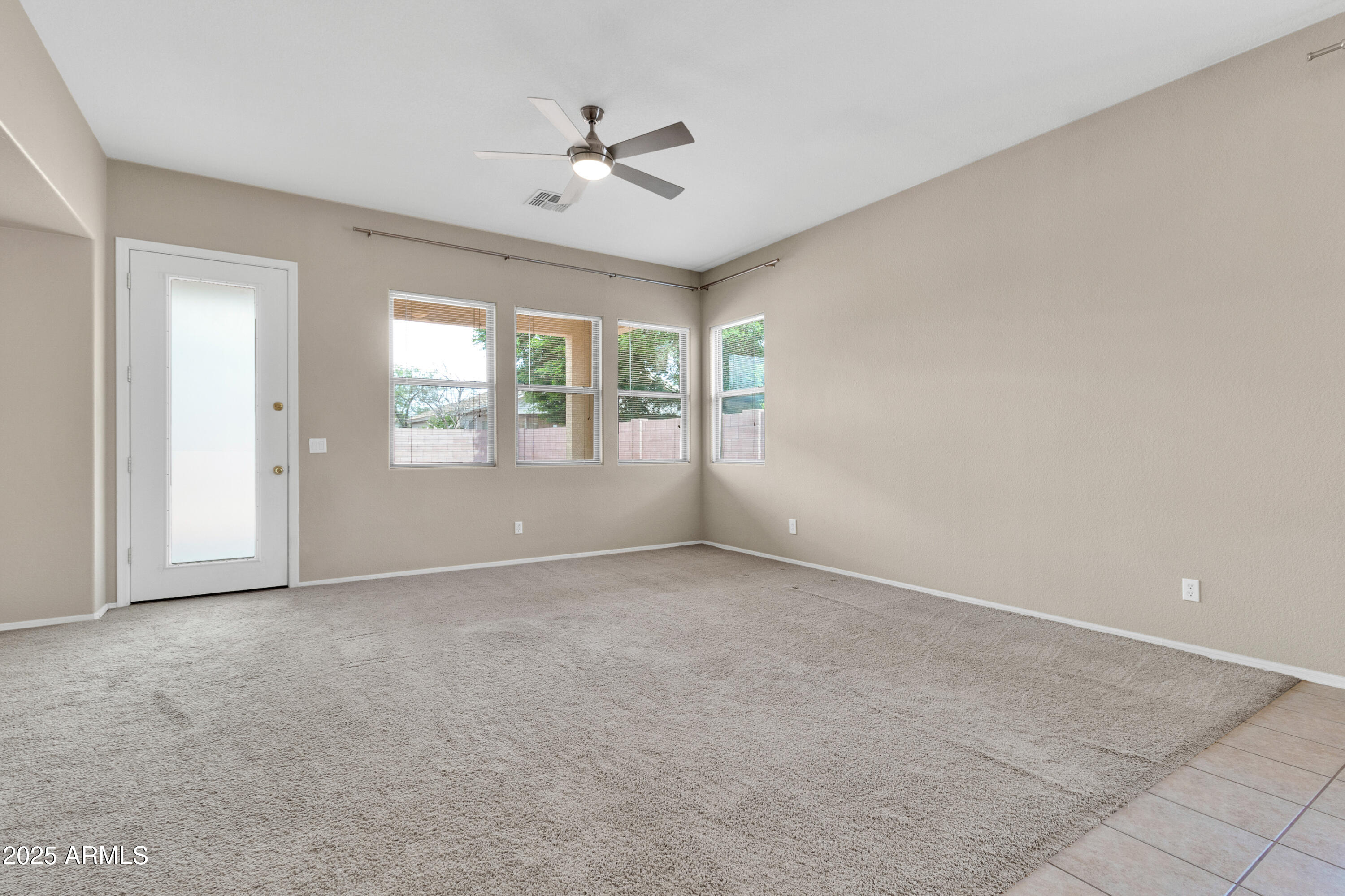1422 E EBONY Drive