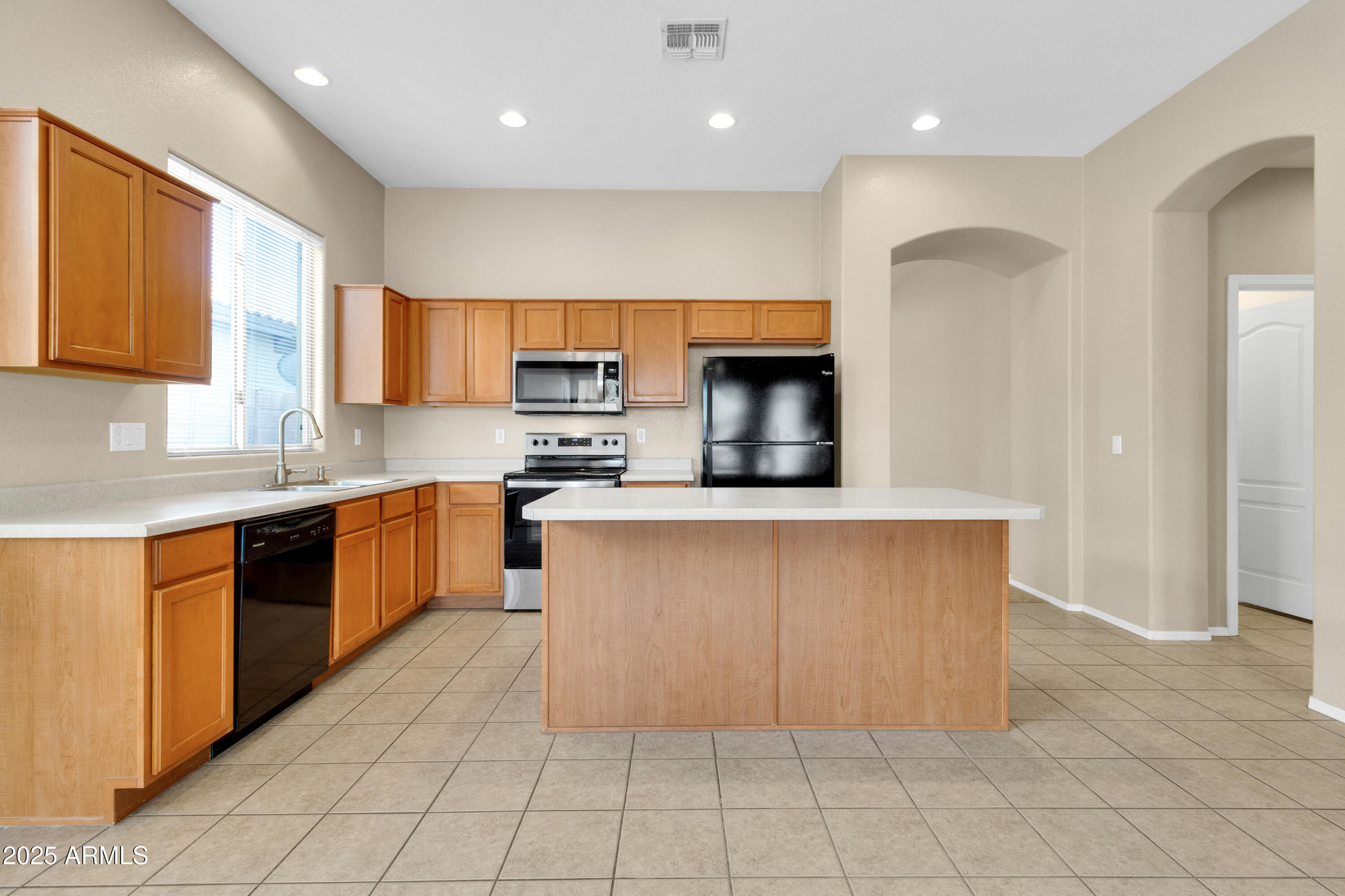 1422 E EBONY Drive