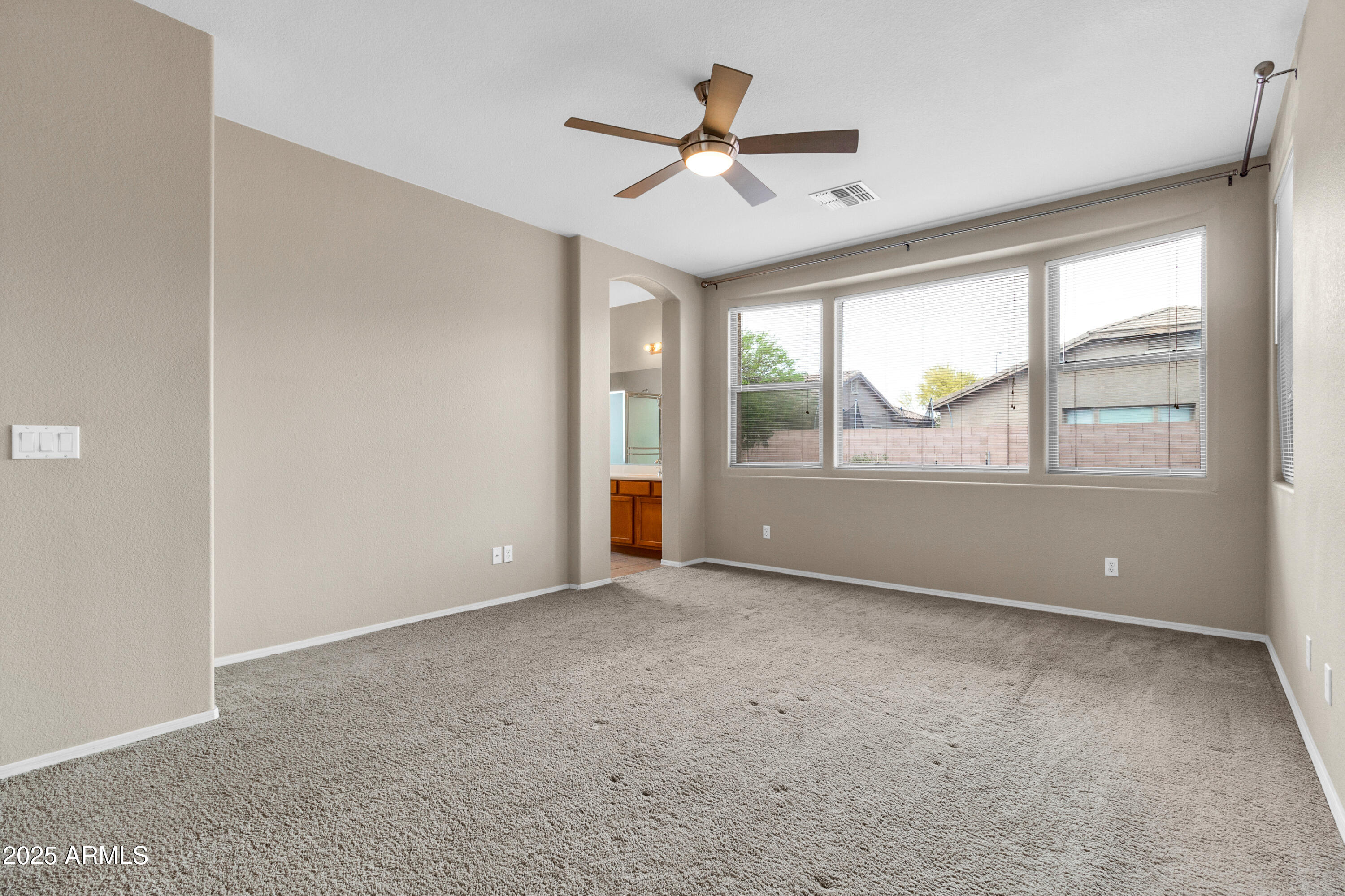 1422 E EBONY Drive