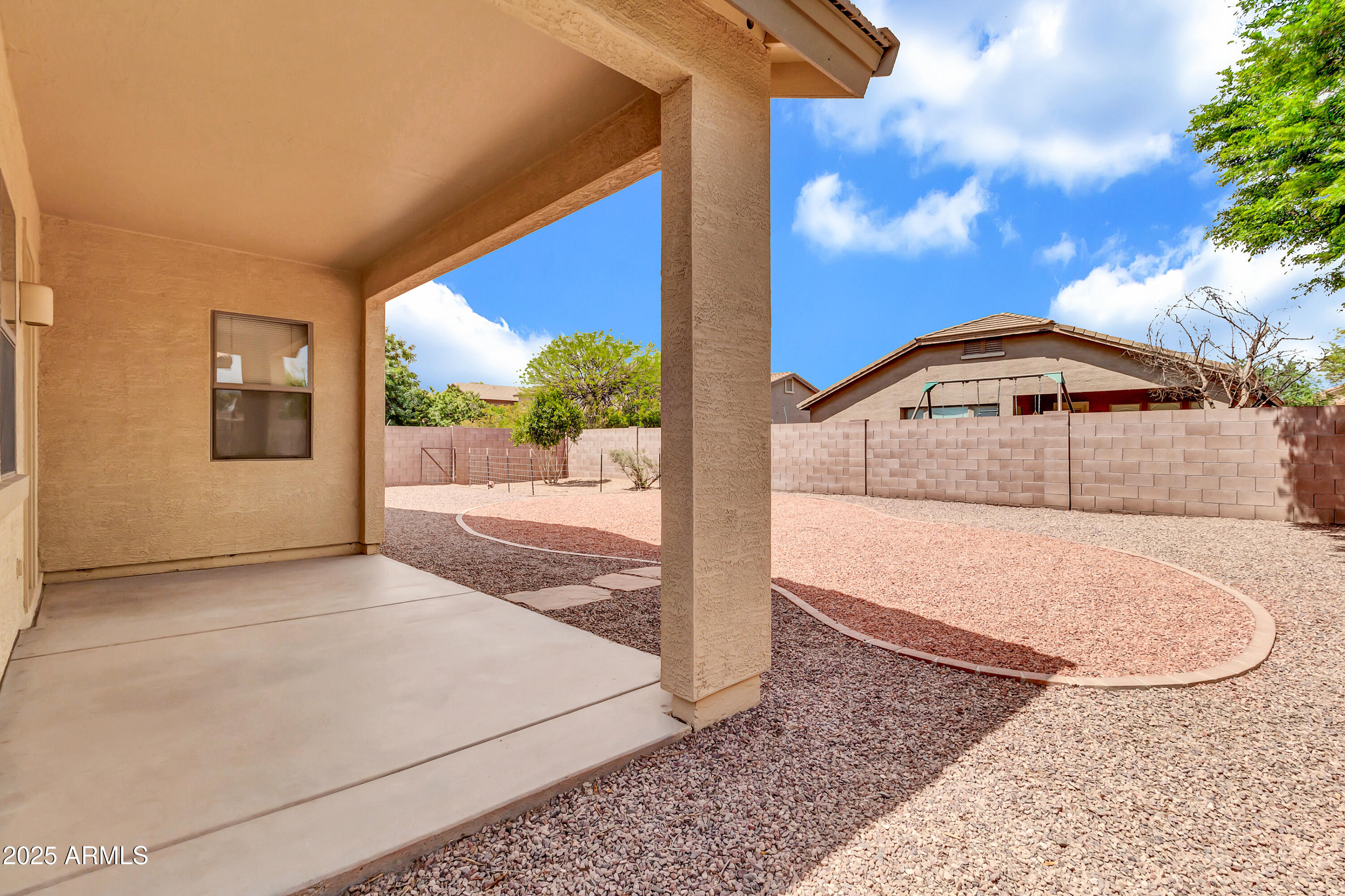 1422 E EBONY Drive