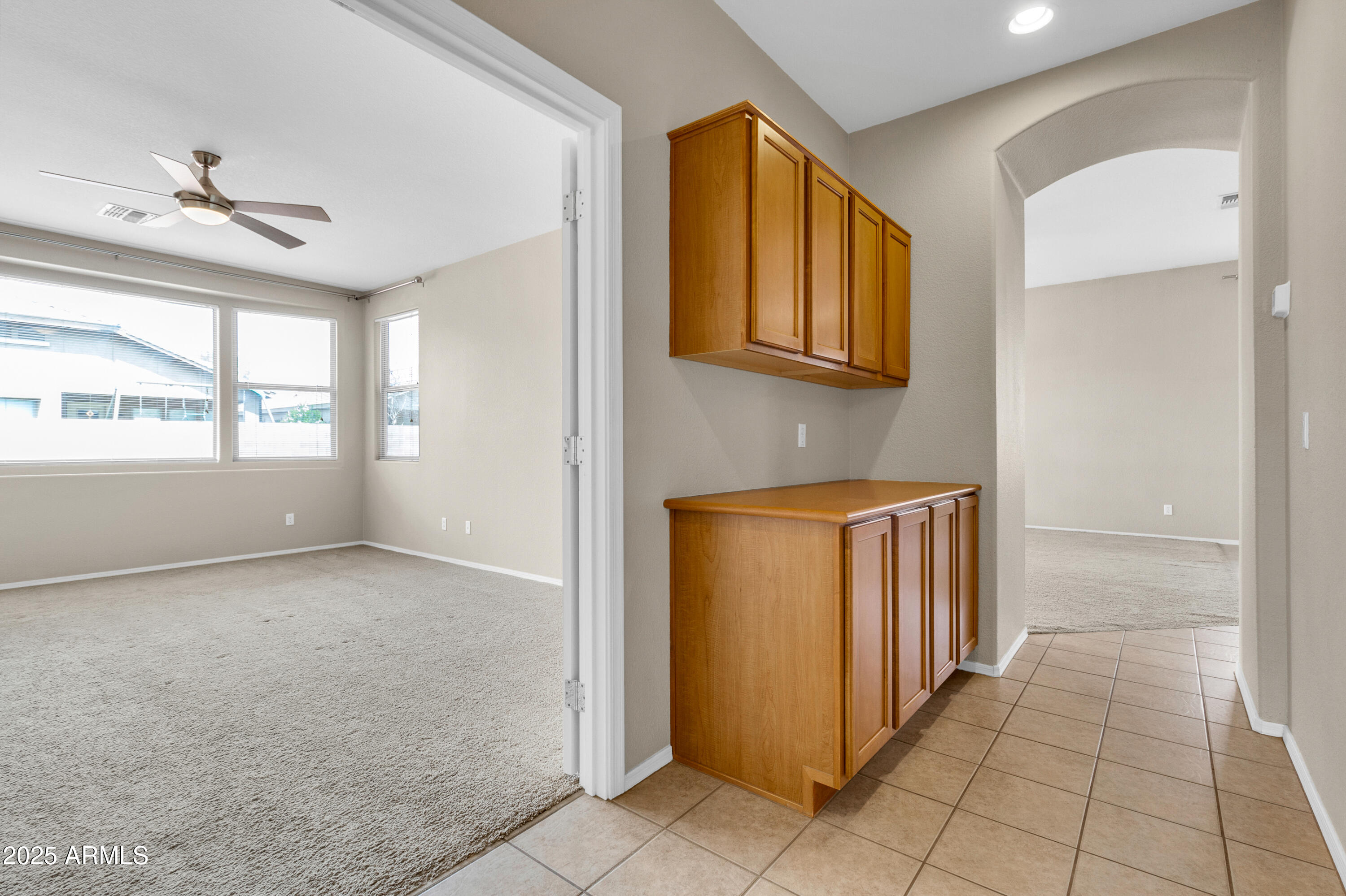 1422 E EBONY Drive